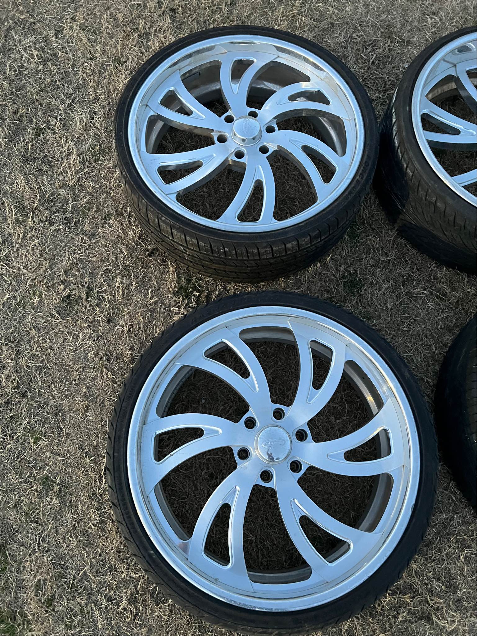 24” Intros Houston (No Cut) - Car Wheels, Tires & Parts - Everman ...