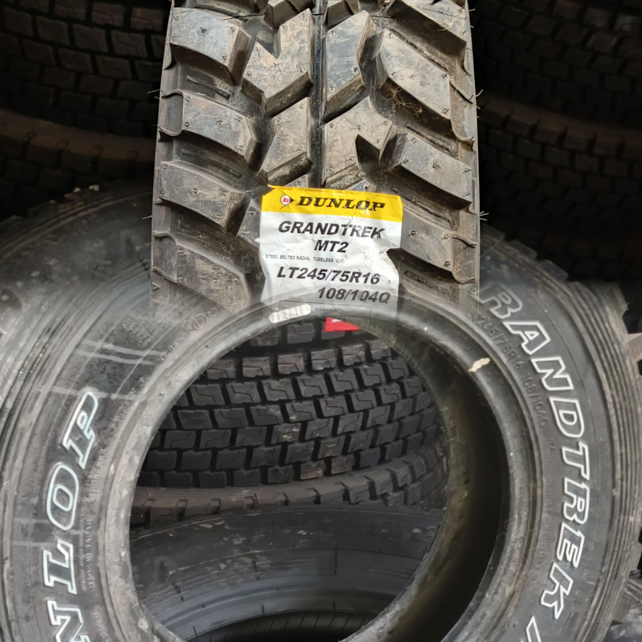 LT245/75r16 Dunlop Grandtrek MT2 ランい c DUNLOP GRANDTREK MT2 ١41 