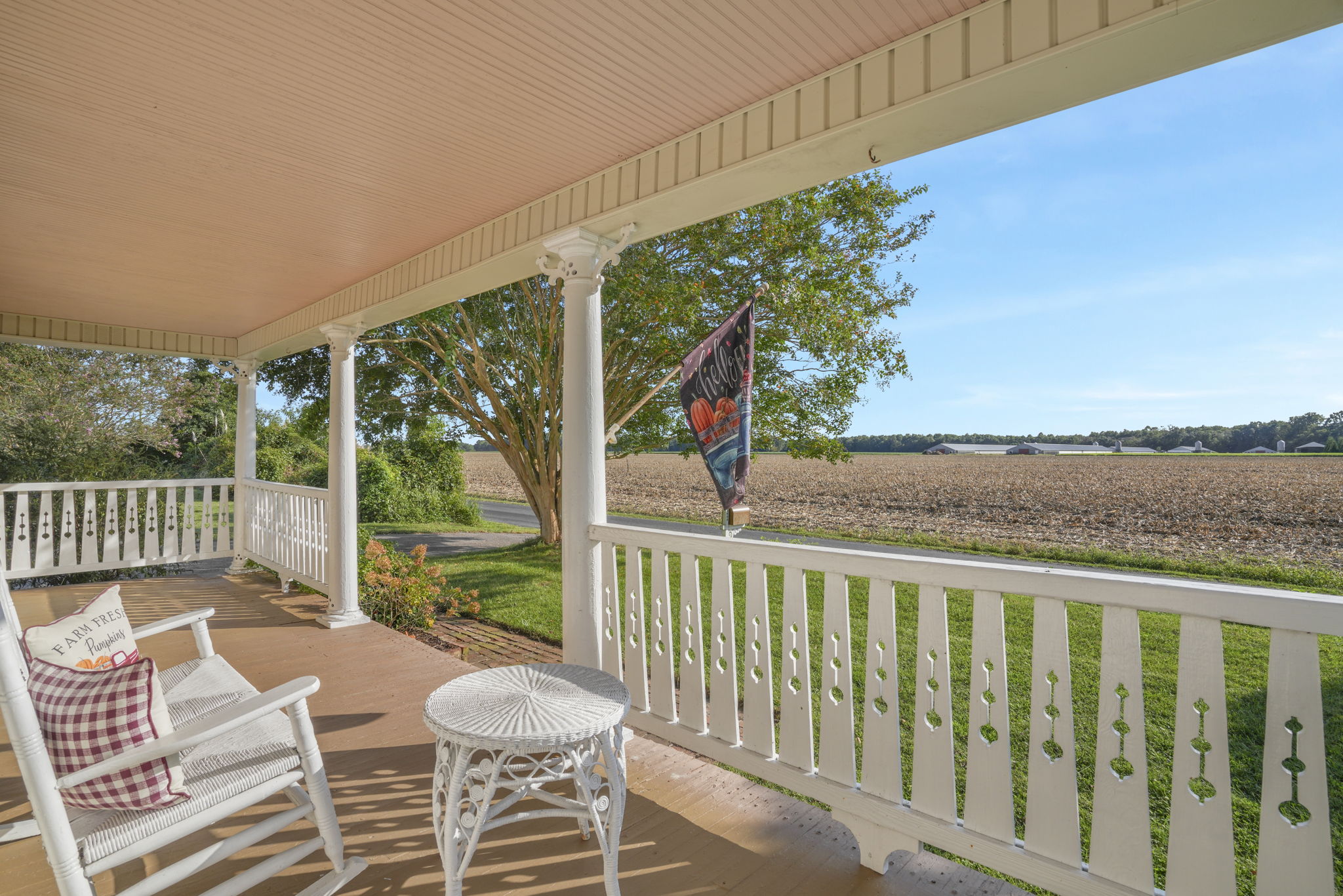 Meghan... - Meghan Oliver Clarkson-Long and Foster Real Estate