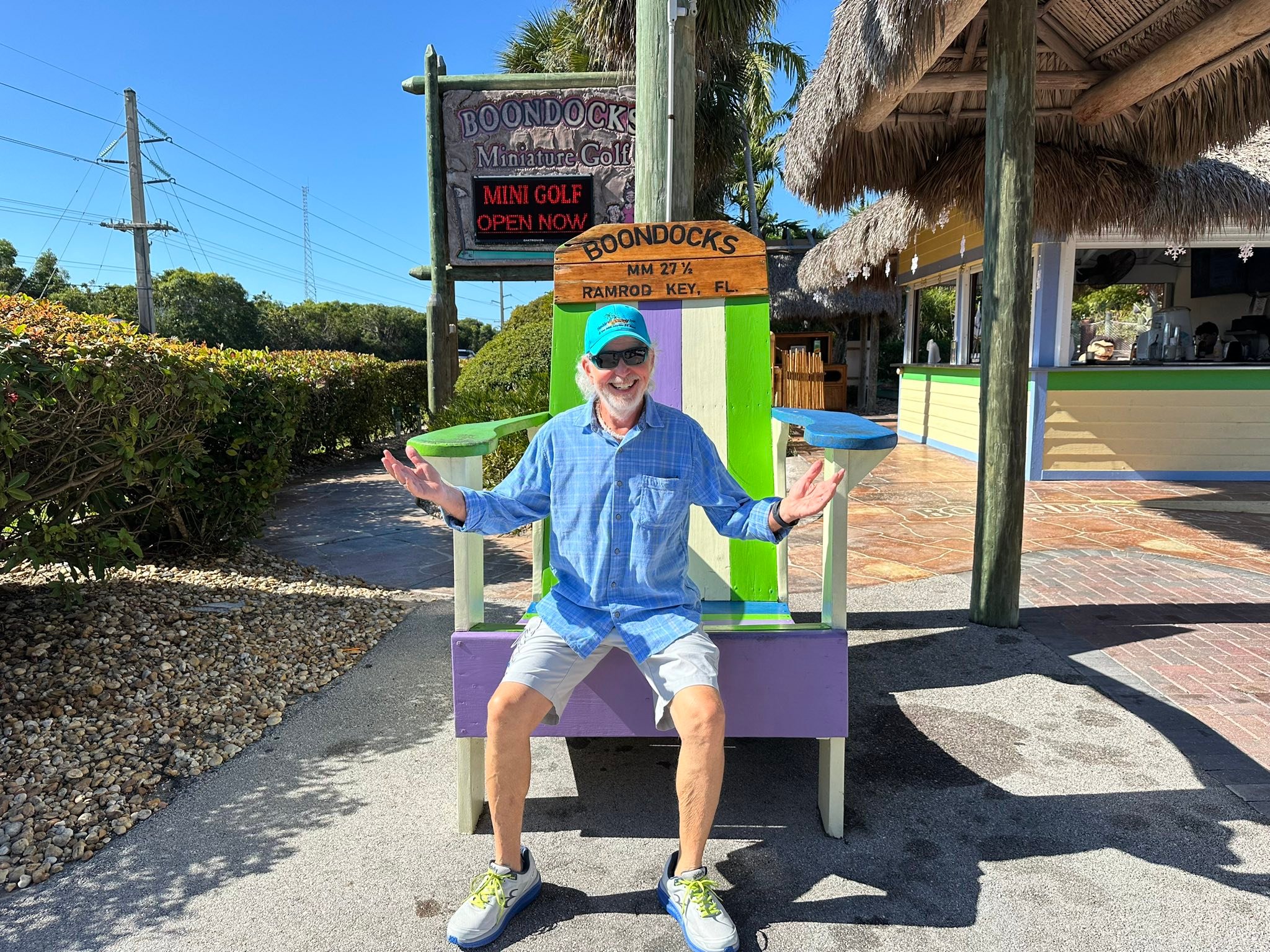 Bruce Riggs - Happy Birthday, Howard! 🥳🎈🎉 | Facebook