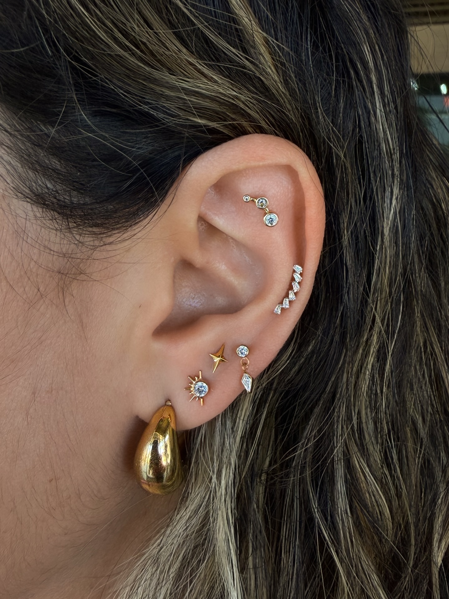Curating ears like art ??✨ Nos encanta crear arte en sus orejas 
