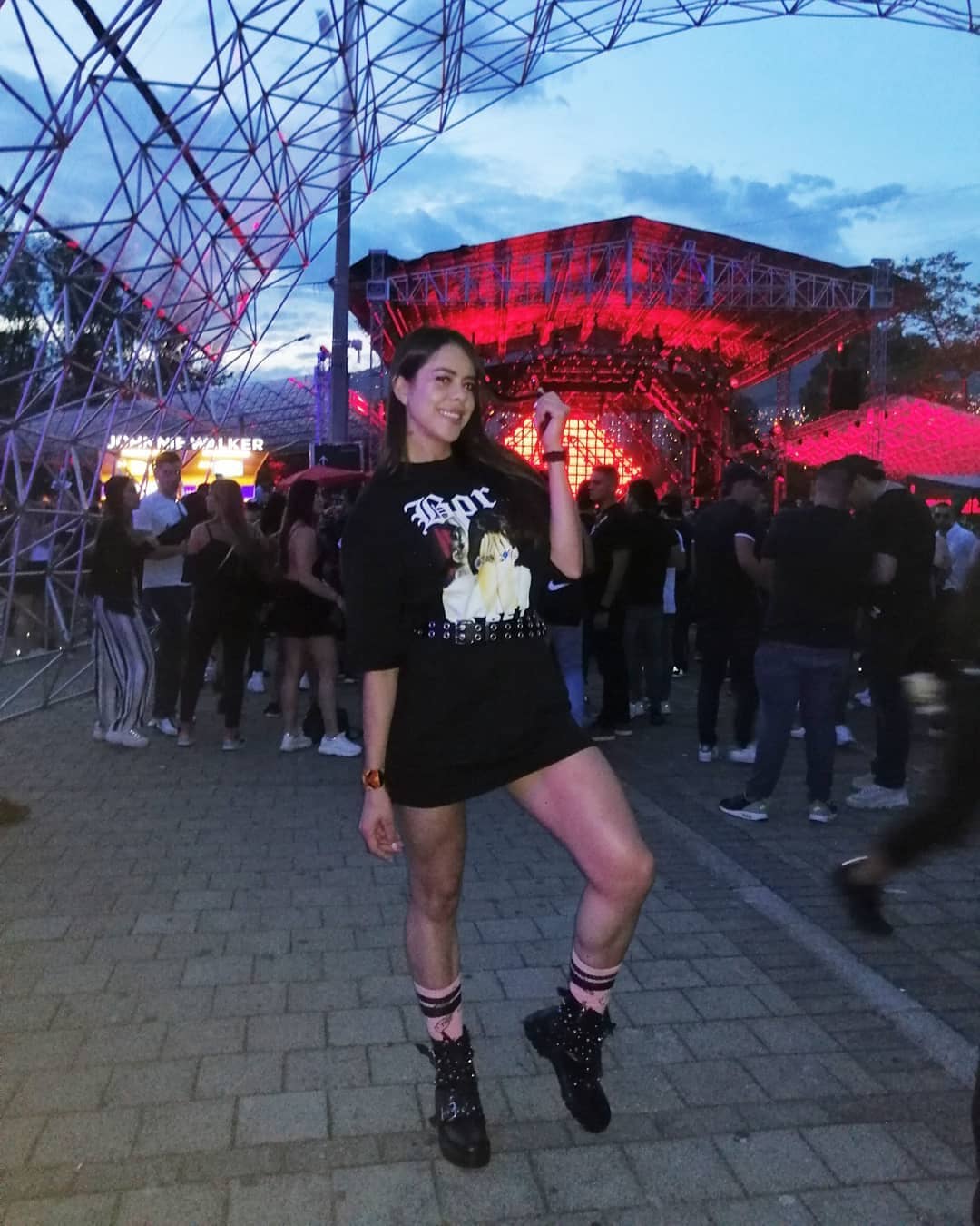 Rave Girls Colombia - R̷a̷v̷e̷ G̷i̷r̷l̷s̷ C̷o̷l̷o̷m̷b̷i̷a̷ ♀️👽🖤🇨🇴 ...