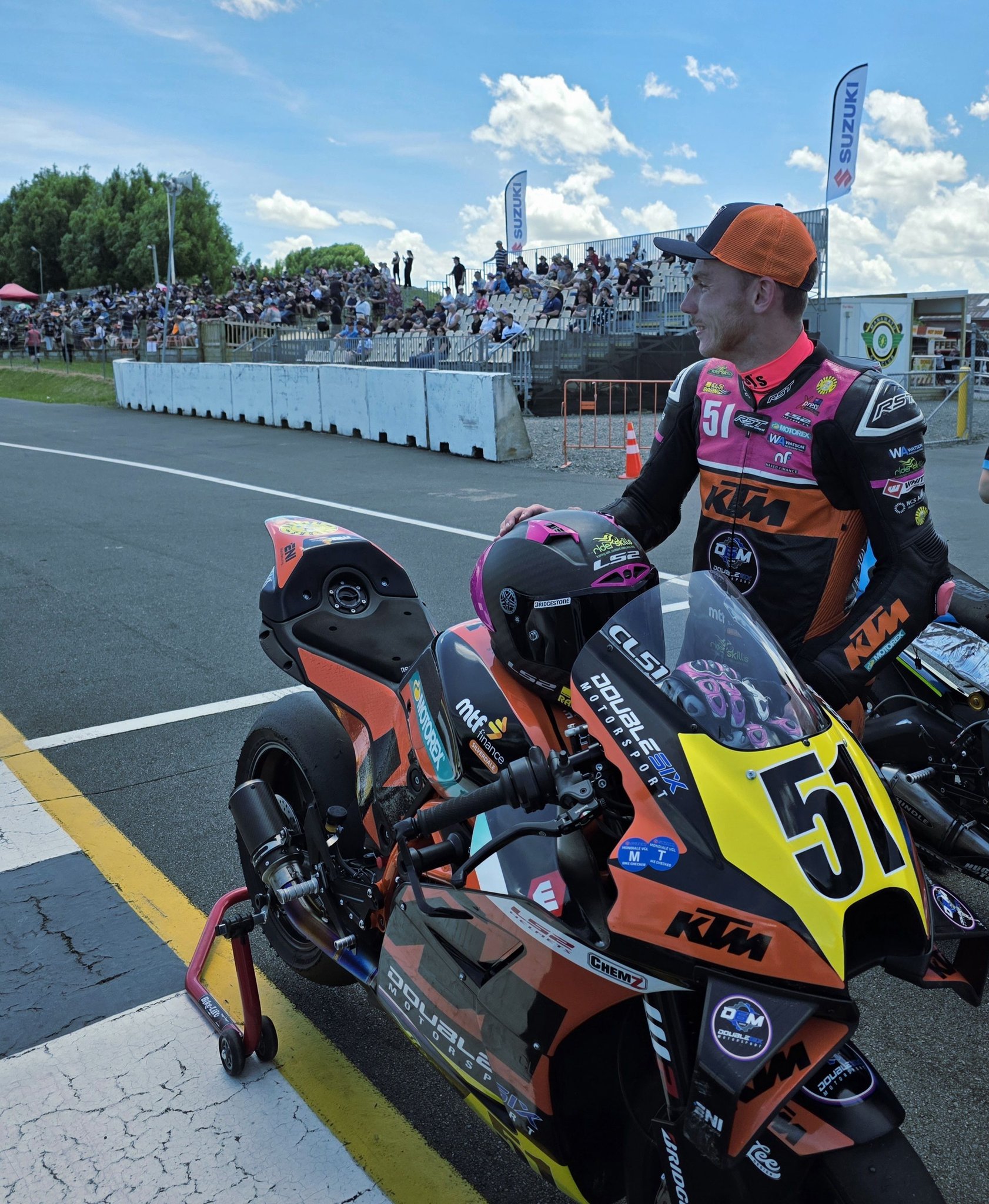 Race Two! Cameron Leslie Racing... - Double Six Motor Sport | Facebook