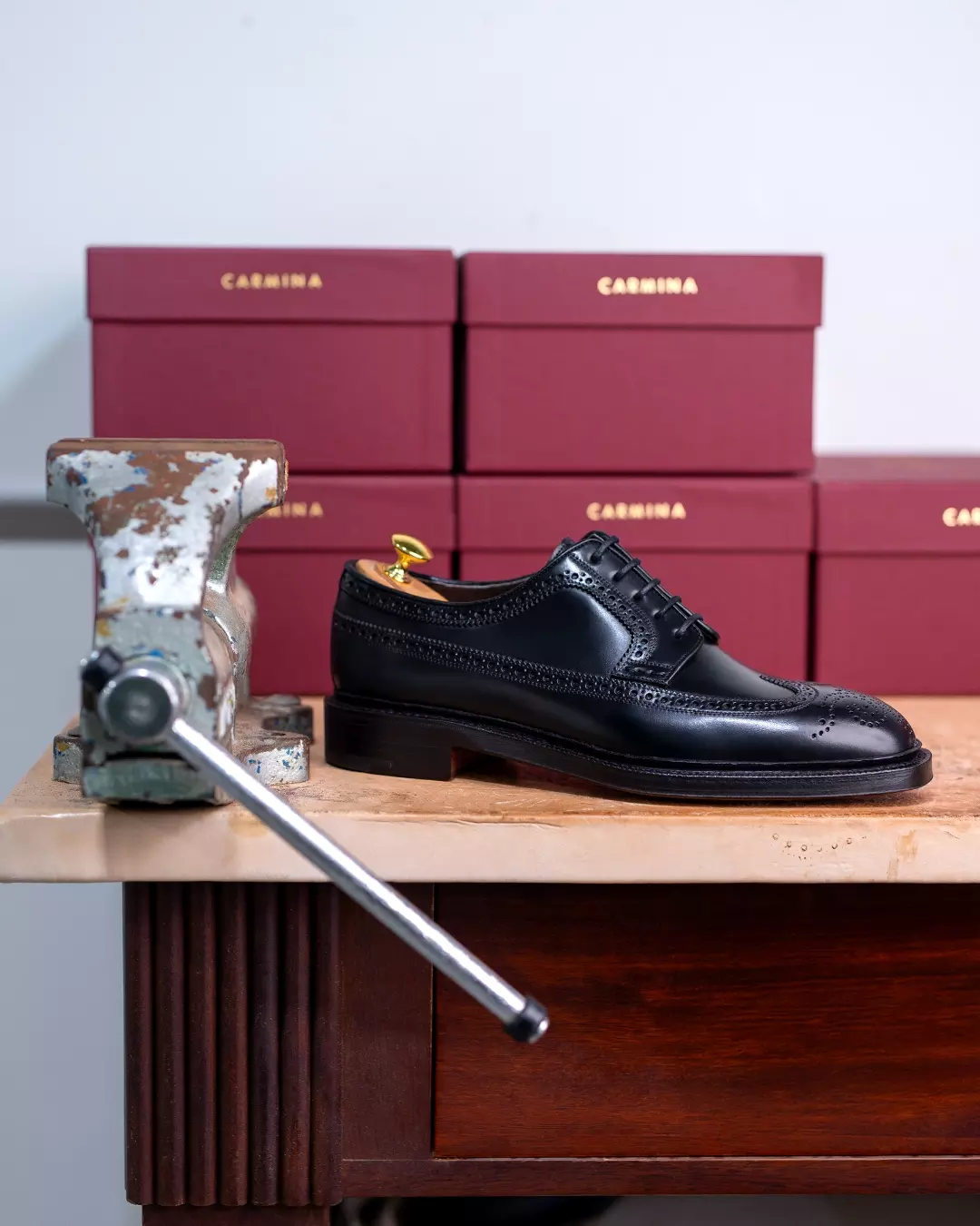 Carmina - Discover our New black cap-toe oxfords 80214. ​Style