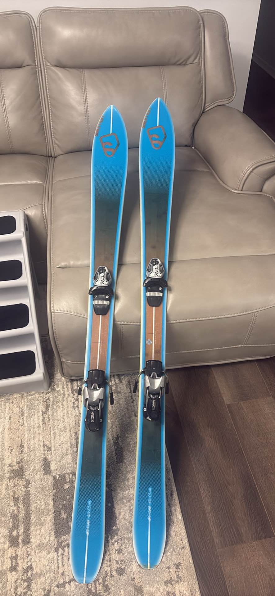 Salomon BBR V Shape - 166x8.9cm - Tyrolia LX 12 Bindings - Great