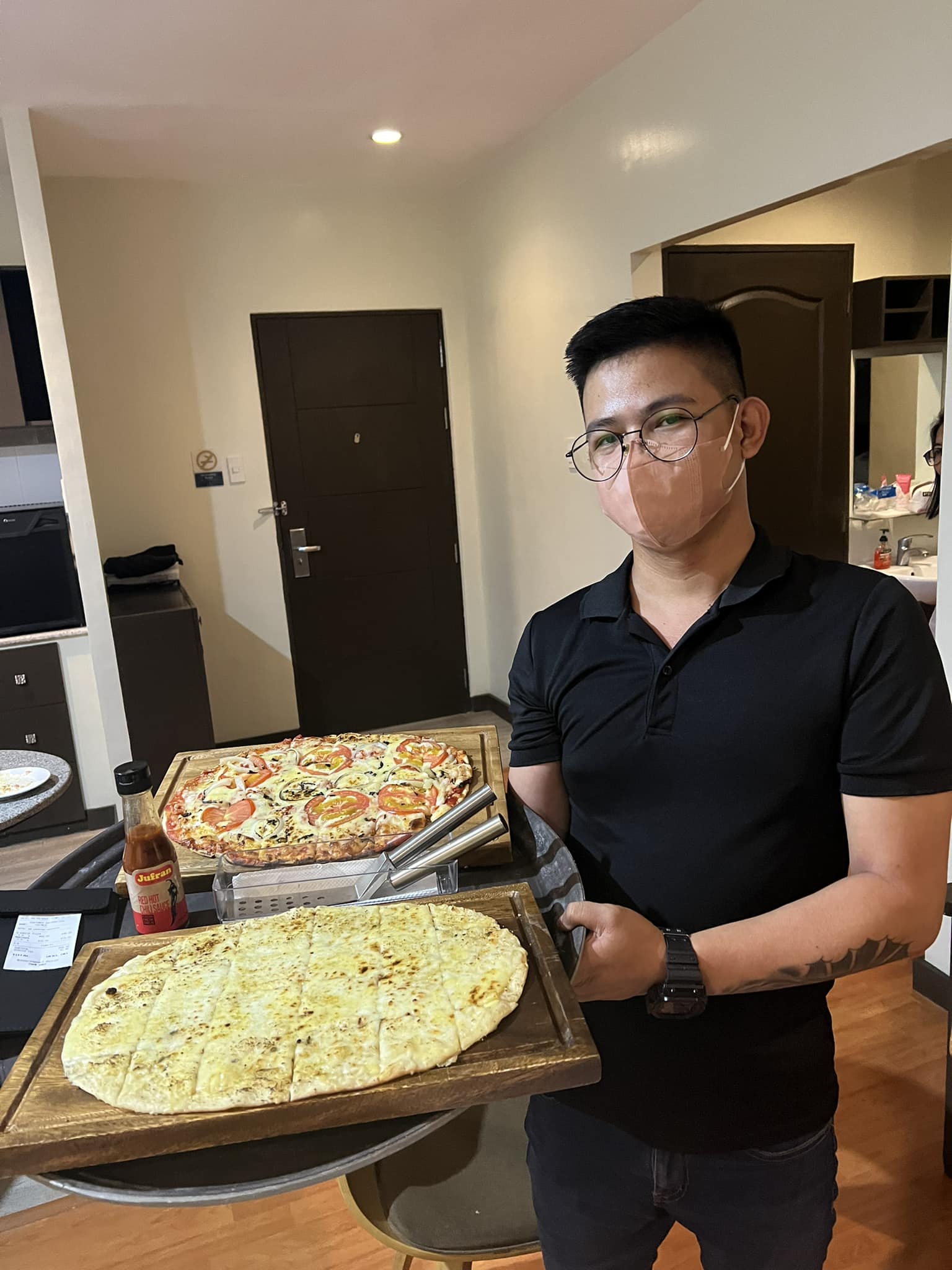 Knock knock, Who's there? Pizza… Pizza who? Do you wanna piece of me…?