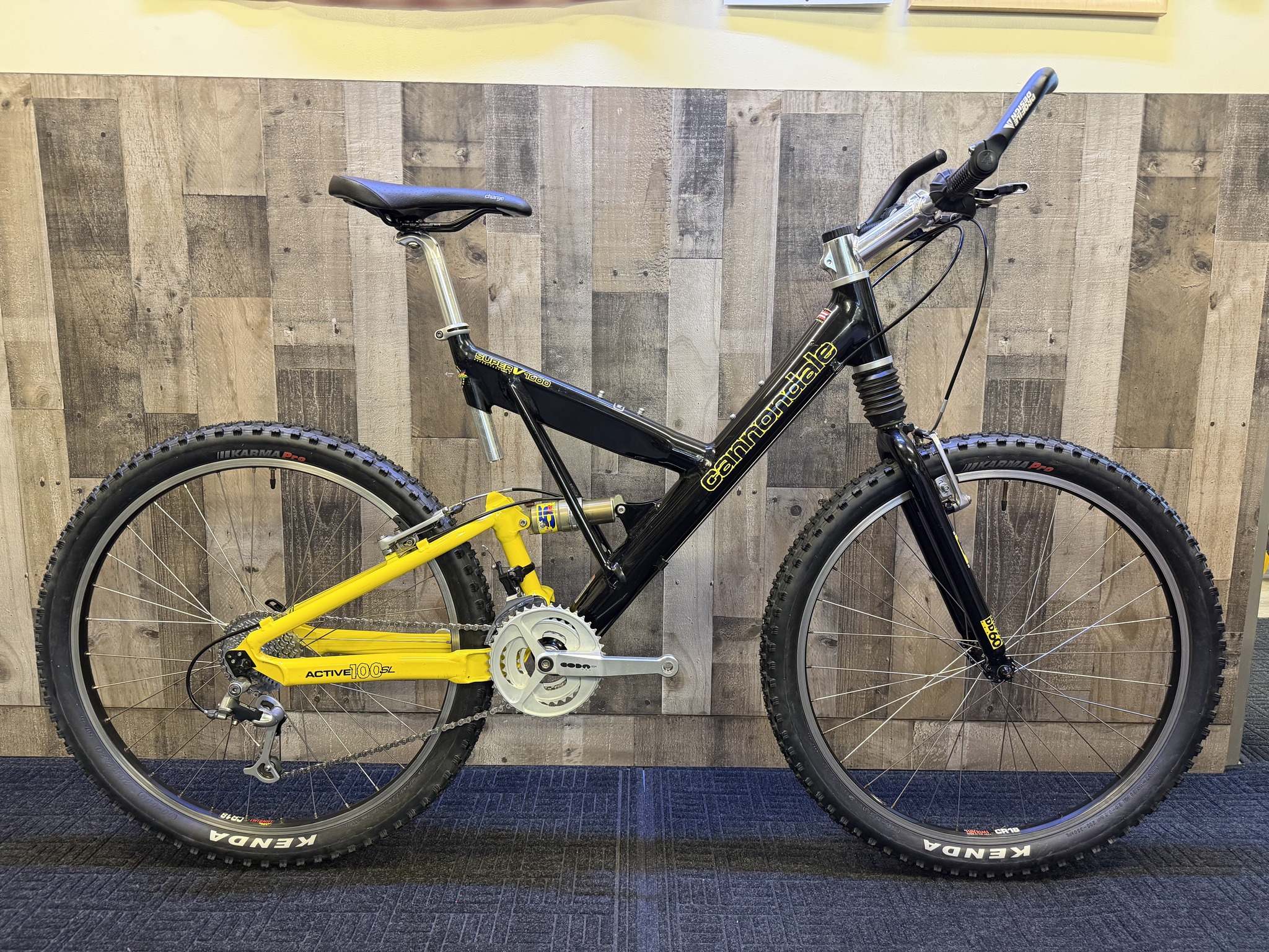 1997 CANNONDALE Super V 1000 mountain bike, Active 100 SL, 19.5 