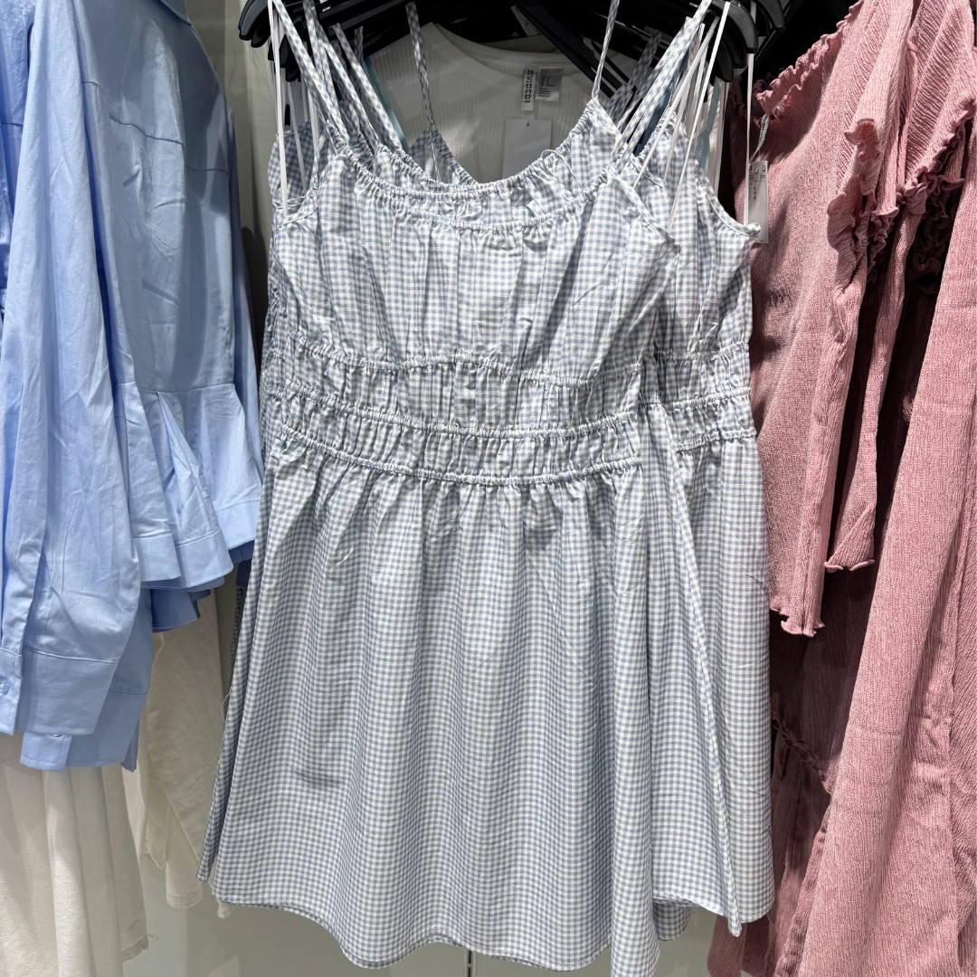 red low cut dress Scarlet Dress– Teuta Matoshi Color:Pink 5 Whether its a summer Strapless Mini Dress Plus Size Oversized Shirt