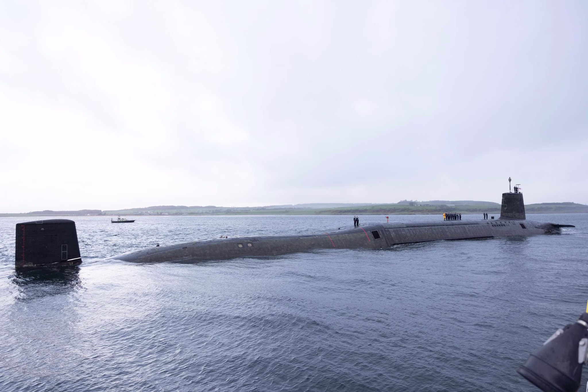 Welcome home to the crew of the Vanguard-class submarine 