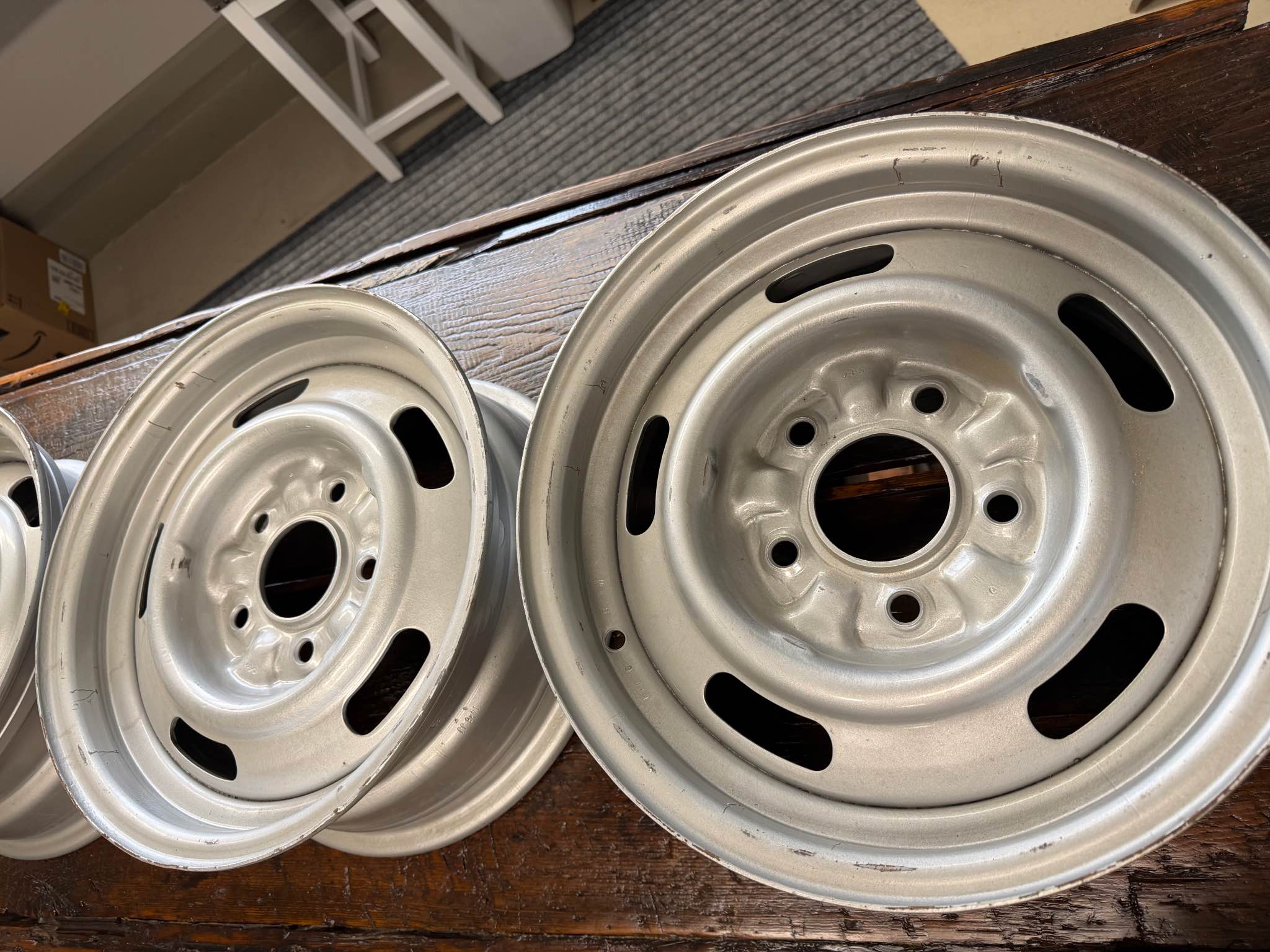 Set of classic 14-inch slotted rally wheels in silver finish - Car ...