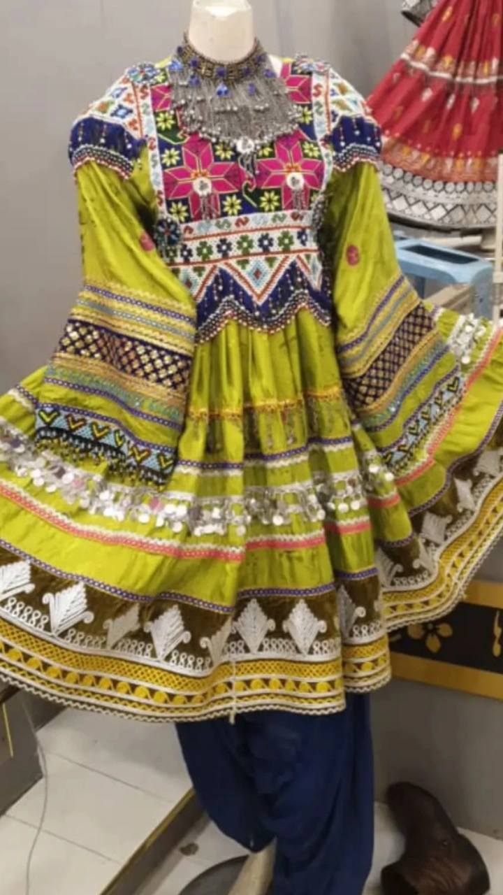 welcome to kochii Dress 👗 & Fashion Designers peshawar Pakistan. زمونږ د افغاني/پختون/کابلی/هزارګی/نورستانی/کوچيانی کالی/کپړو/ګګرو/فراک پانړی ته ستاسو په را تلو هر کلي وايم for sale/details/booking