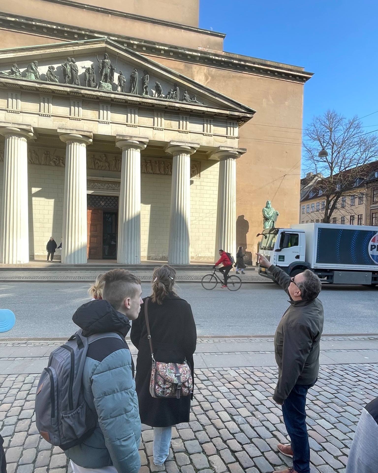 Høje-Taastrup Gymnasium -... - Høje-Taastrup Gymnasium - HTG