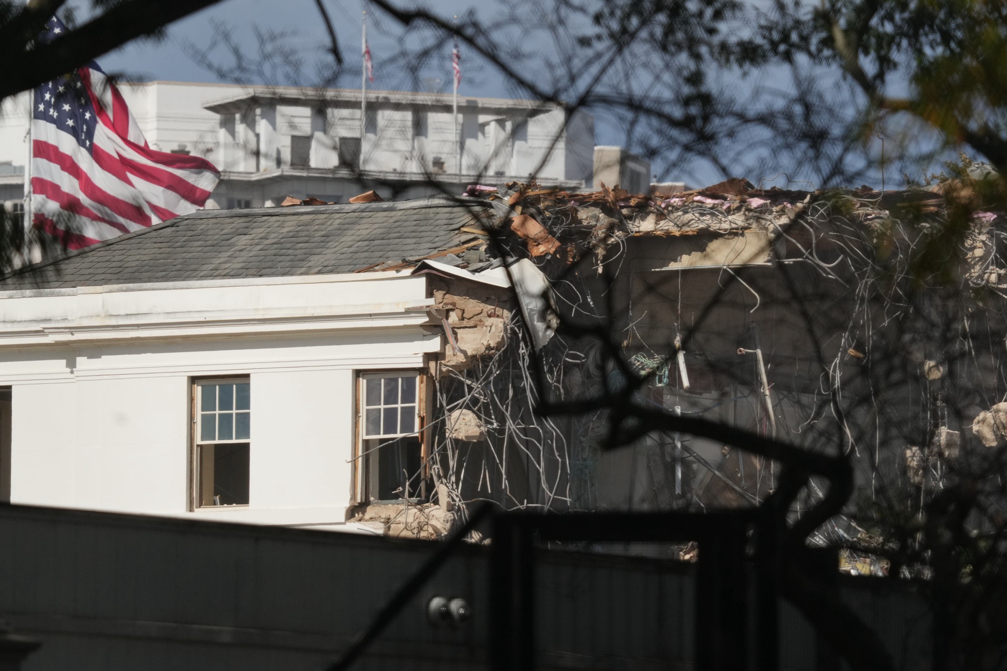 WTOK-TV - The entire White House East Wing has been demolished as ...