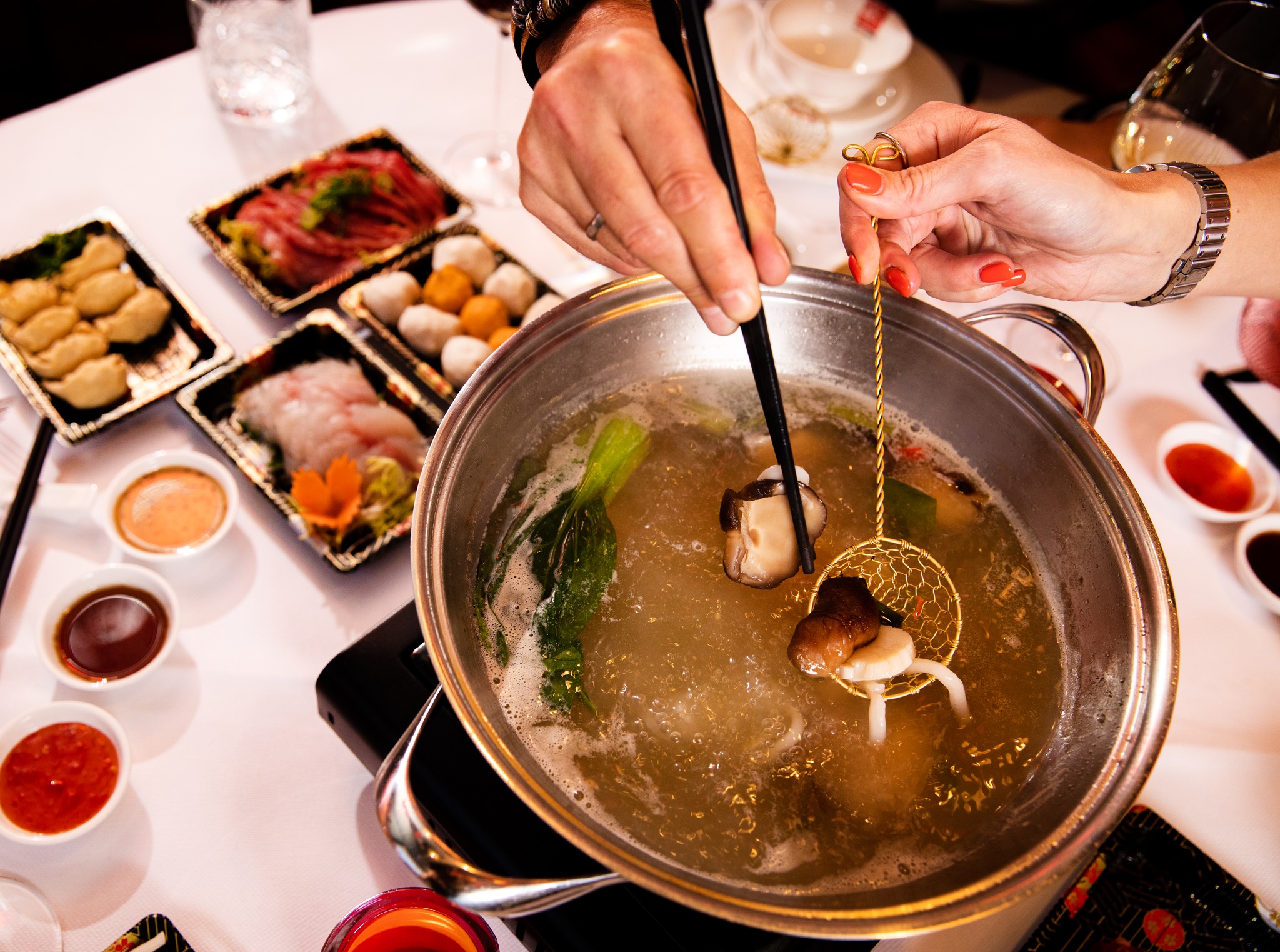 Umami - 𝐔𝐦𝐚𝐦𝐢 𝐢𝐧 𝐡𝐮𝐢𝐬 𝐡𝐚𝐥𝐞𝐧 𝐦𝐞𝐭 𝐝𝐞 𝐟𝐞𝐞𝐬𝐭𝐝𝐚𝐠𝐞𝐧 𝐨𝐟 𝐩𝐚𝐤𝐣𝐞𝐬𝐚𝐯𝐨𝐧𝐝? 🎁 Onze ...