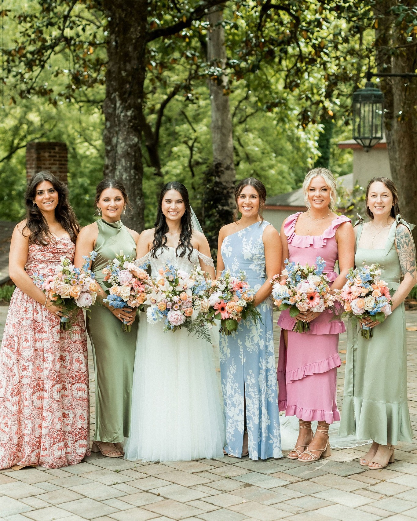 floral mismatched bridesmaid dresses When it comes to bridesmaids dresses, are you team neutral, colorful, or mismatched? While we love each, this pretty look with pastel hues and prints is getting us so excited for General Color A blue wedding dress Size:9 US / 39 EU