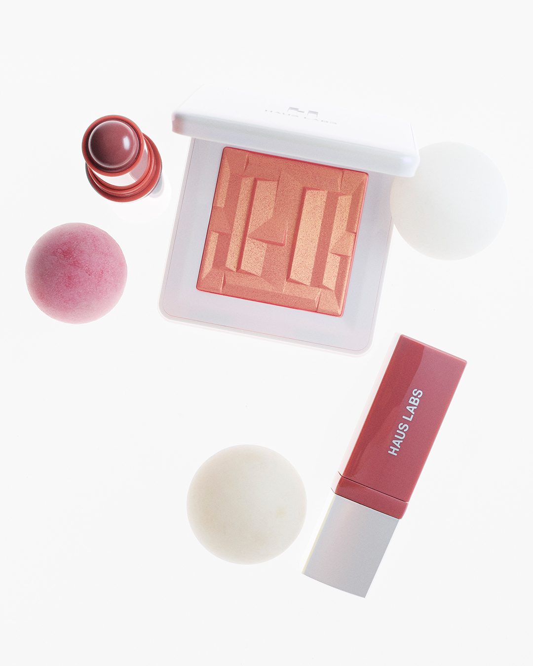 Drop into your summer glow. Bio-Radiant Highlighter Powder in Fire