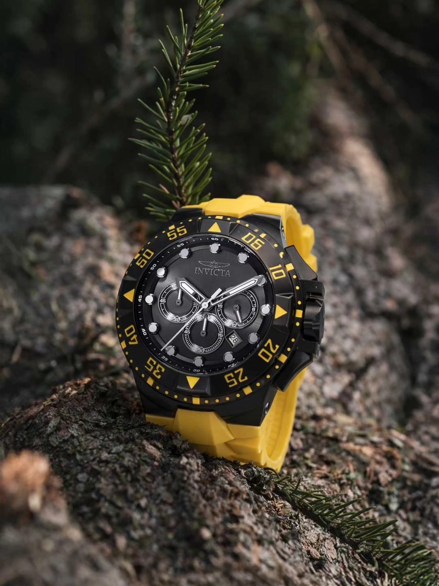 Invicta Excursion 48541 delivers bold outdoor energy with a rugged