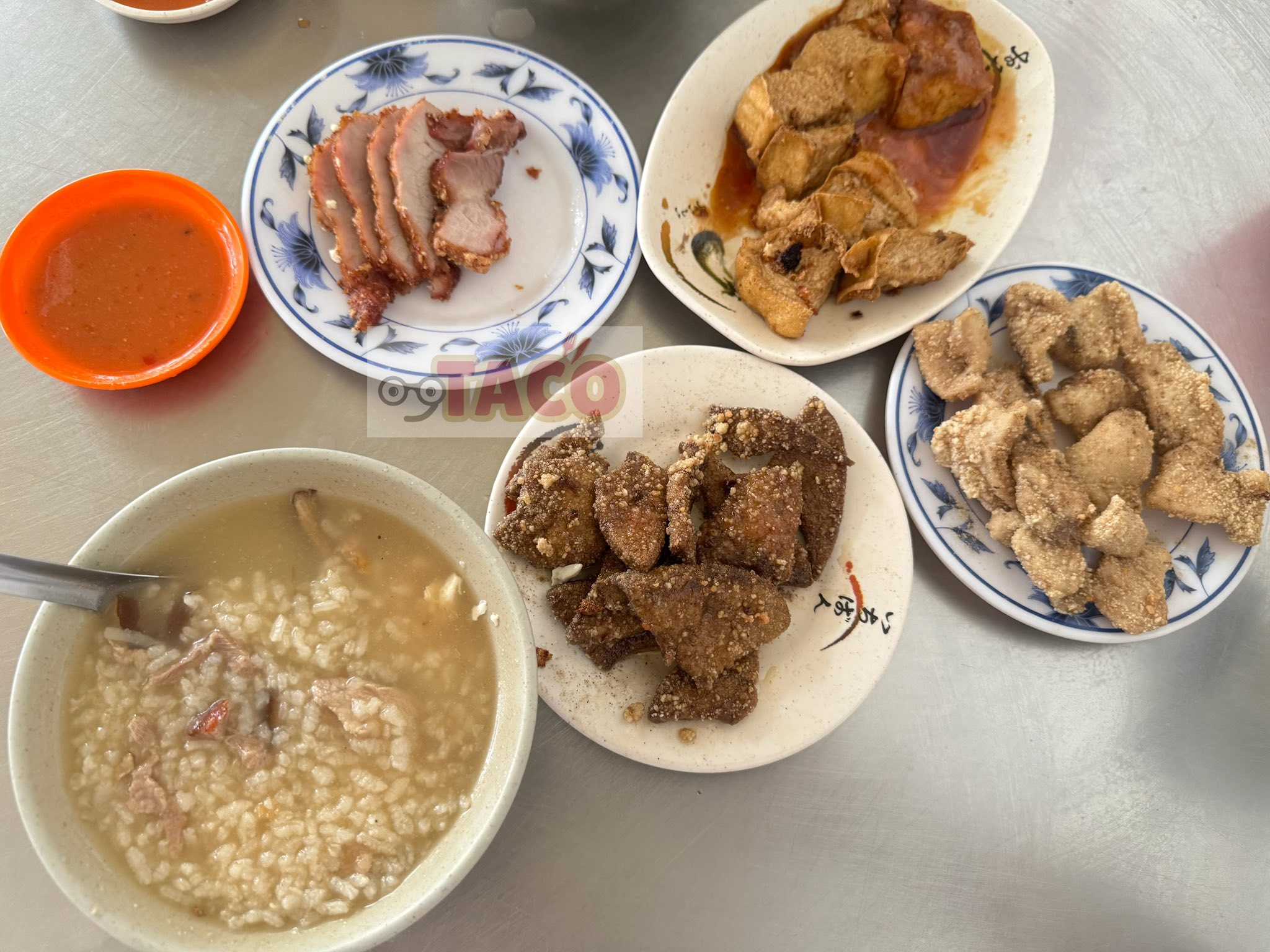 他扣的吃喝玩樂誌 - 台北士林社子一帶有好幾間賣鹹粥，其中社子街1號旁的「無名香菇肉粥」，白底紅字招牌，只賣白天，不要... | Facebook