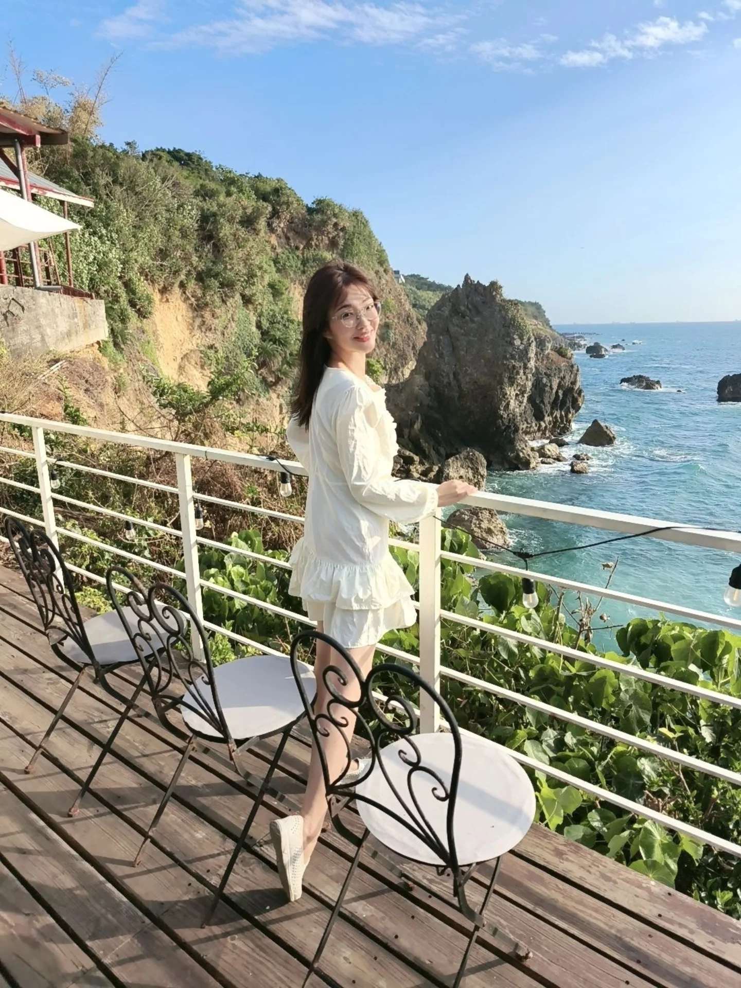 美人魚瑢妹妹 Miki思榕 - 有時候想看海，不需要跑太遠，就在高雄柴山的半山腰上，我們找到了一個能徹底放空的地方。在... | Facebook