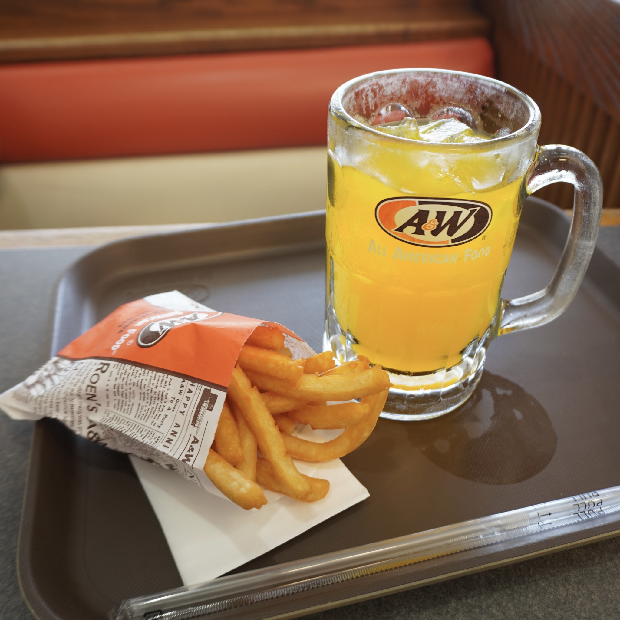 A&W - REVOMAXタンブラーも全店で販売がスタートしてます?‍♀️ ㅤ 
