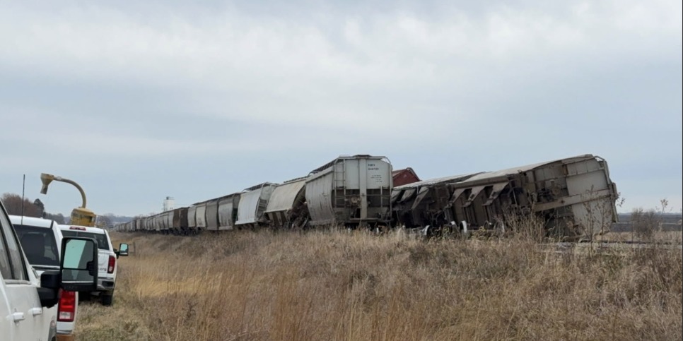 KTIV News 4 - Crews sent to train derailment between Alta... | Facebook
