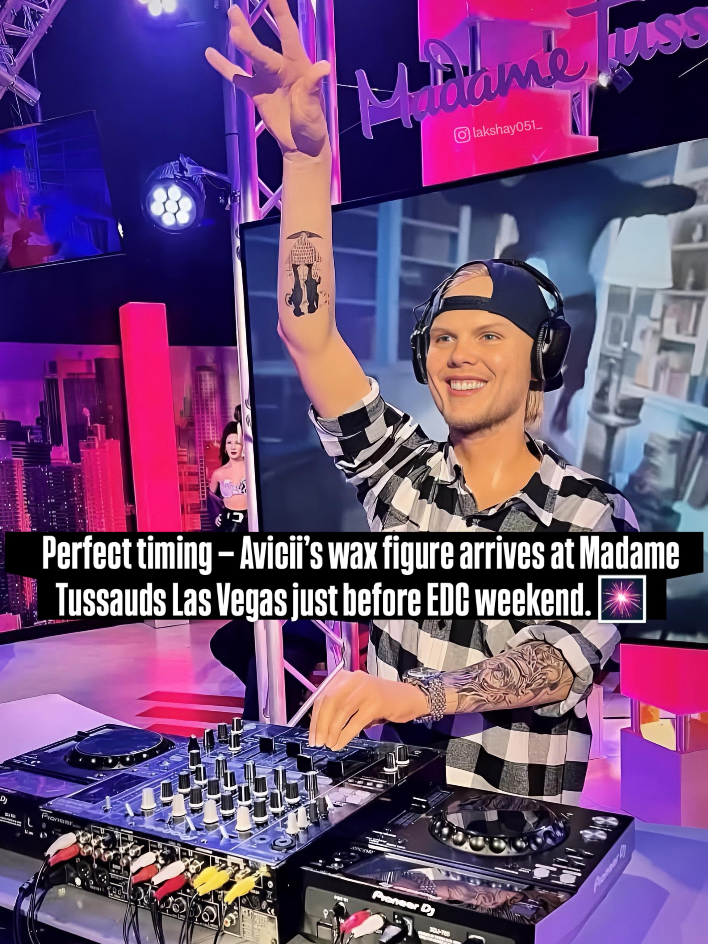 Avicii's wax statue at Madame Tussauds New York is so lifelike, it