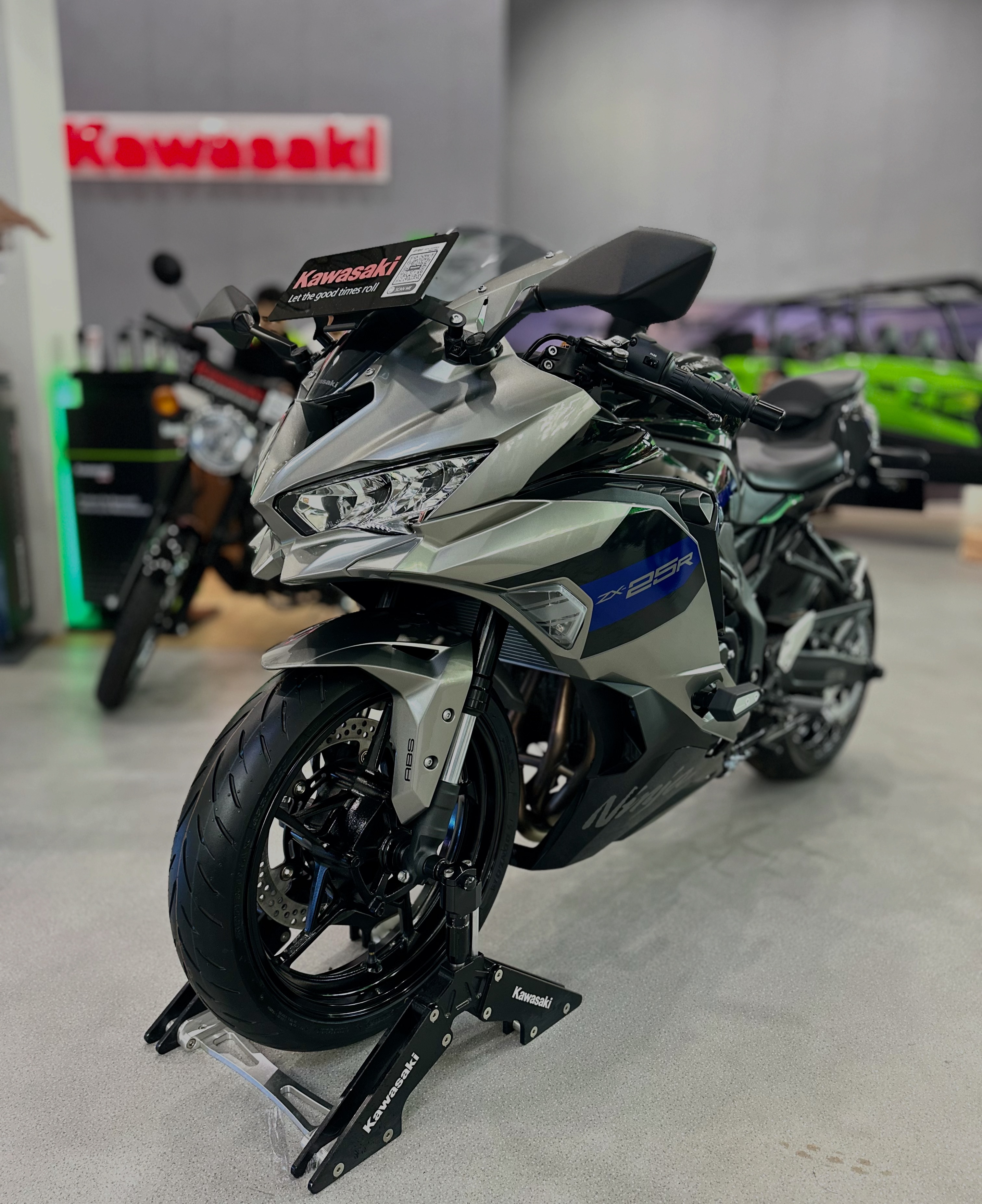 Our all time favorite bike! Kawasaki Ninja ZX-25RR in Blue & Grey