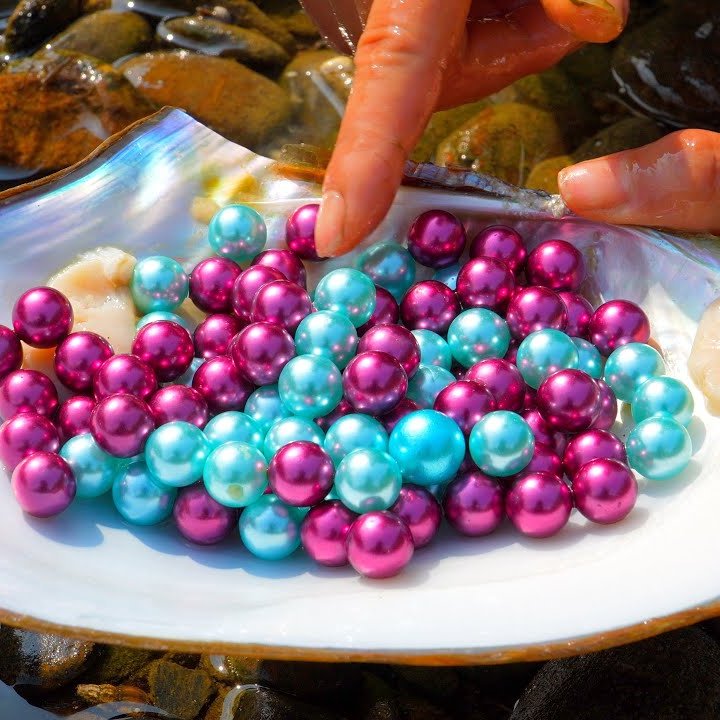 The King of Treasures, a huge glowing pearl collected in the river, an ...