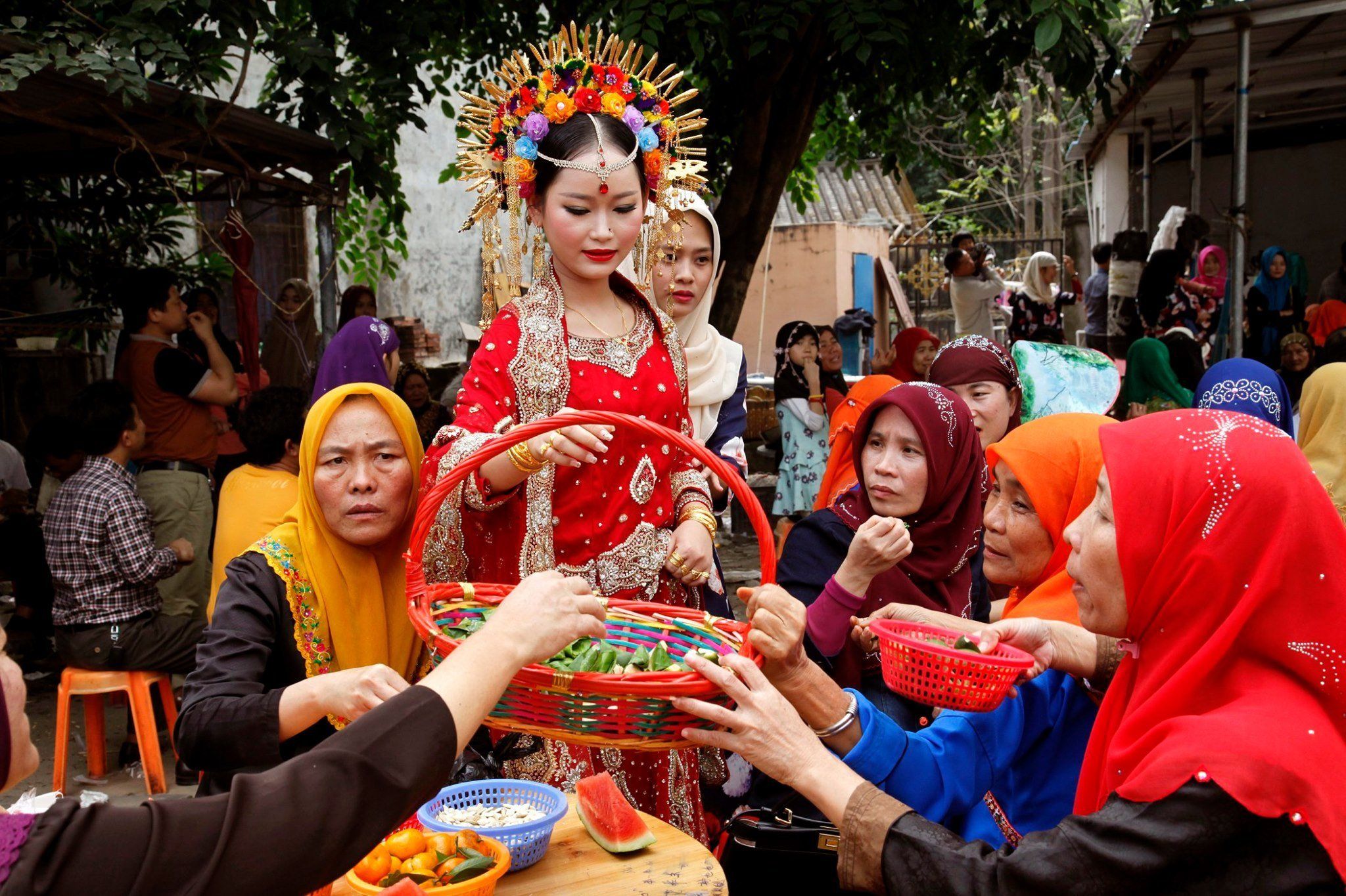 SINOSPHERE 漢字文化圈 | UTSUL: TINY ETHNIC MINORITY IN HAINAN ISLAND, CHINA ...