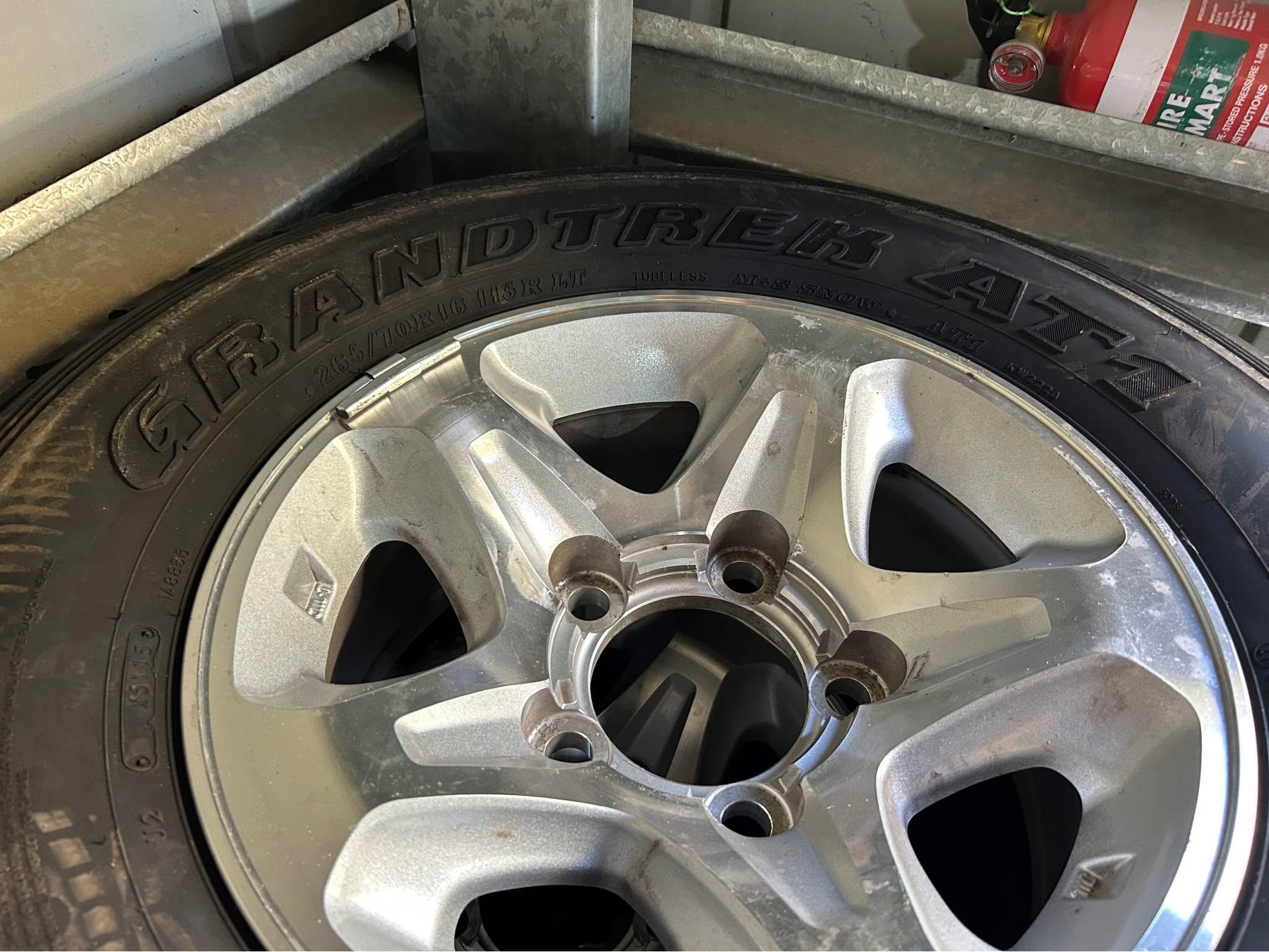 79 series GXL tyres and rims - Car Wheels, Tires & Parts - Hoddles ...