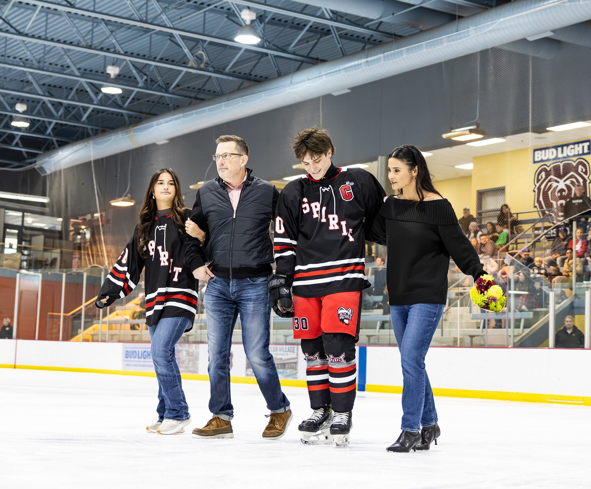 Maria Neider - Senior Sunday 🏒 It has been a busy weekend... | Facebook
