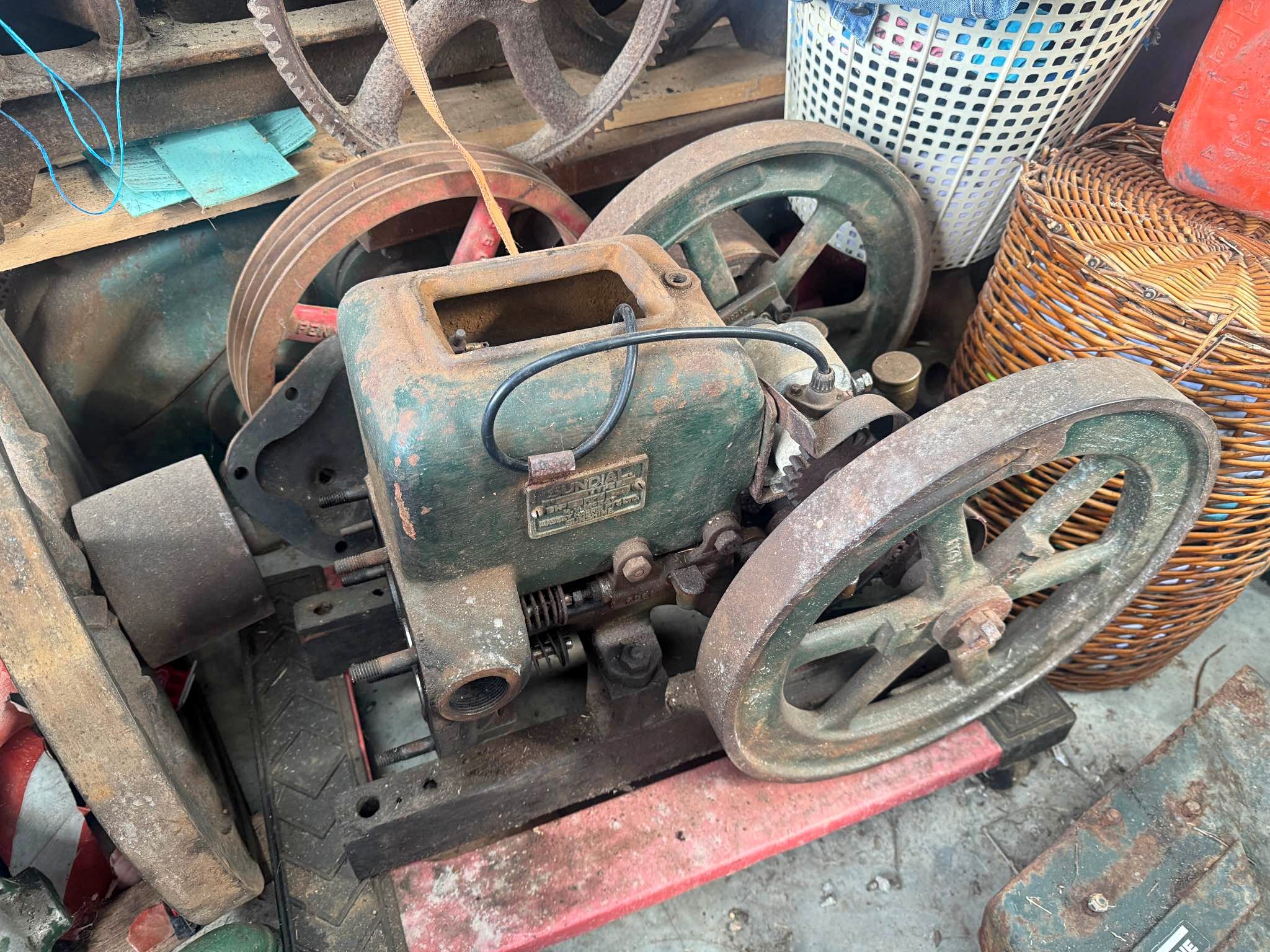Sundial Type B 2HP - Car Engines & Engine Parts - Yallourn North ...
