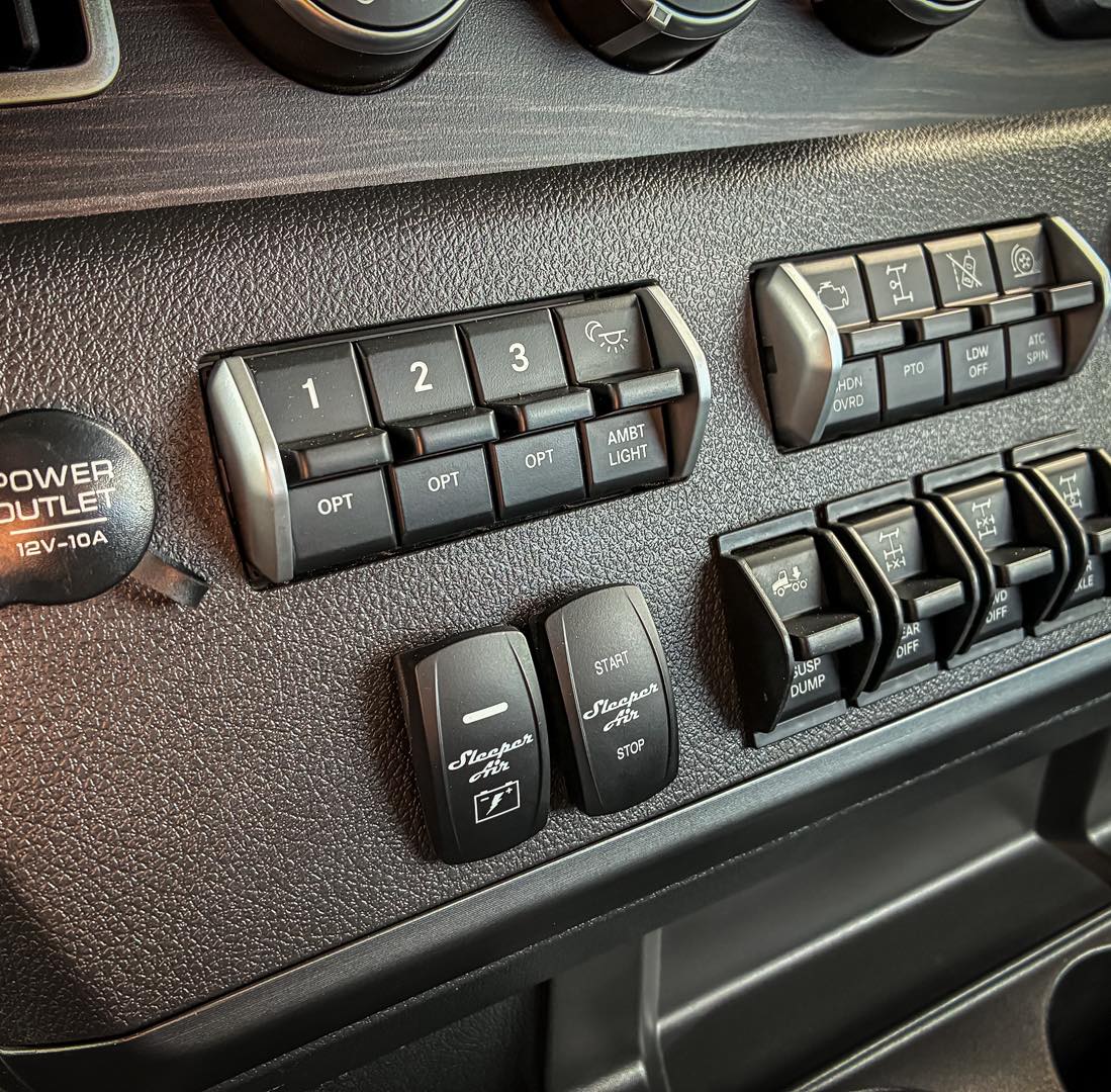 Pengelly Trucks and... - Pengelly Trucks and Trailers