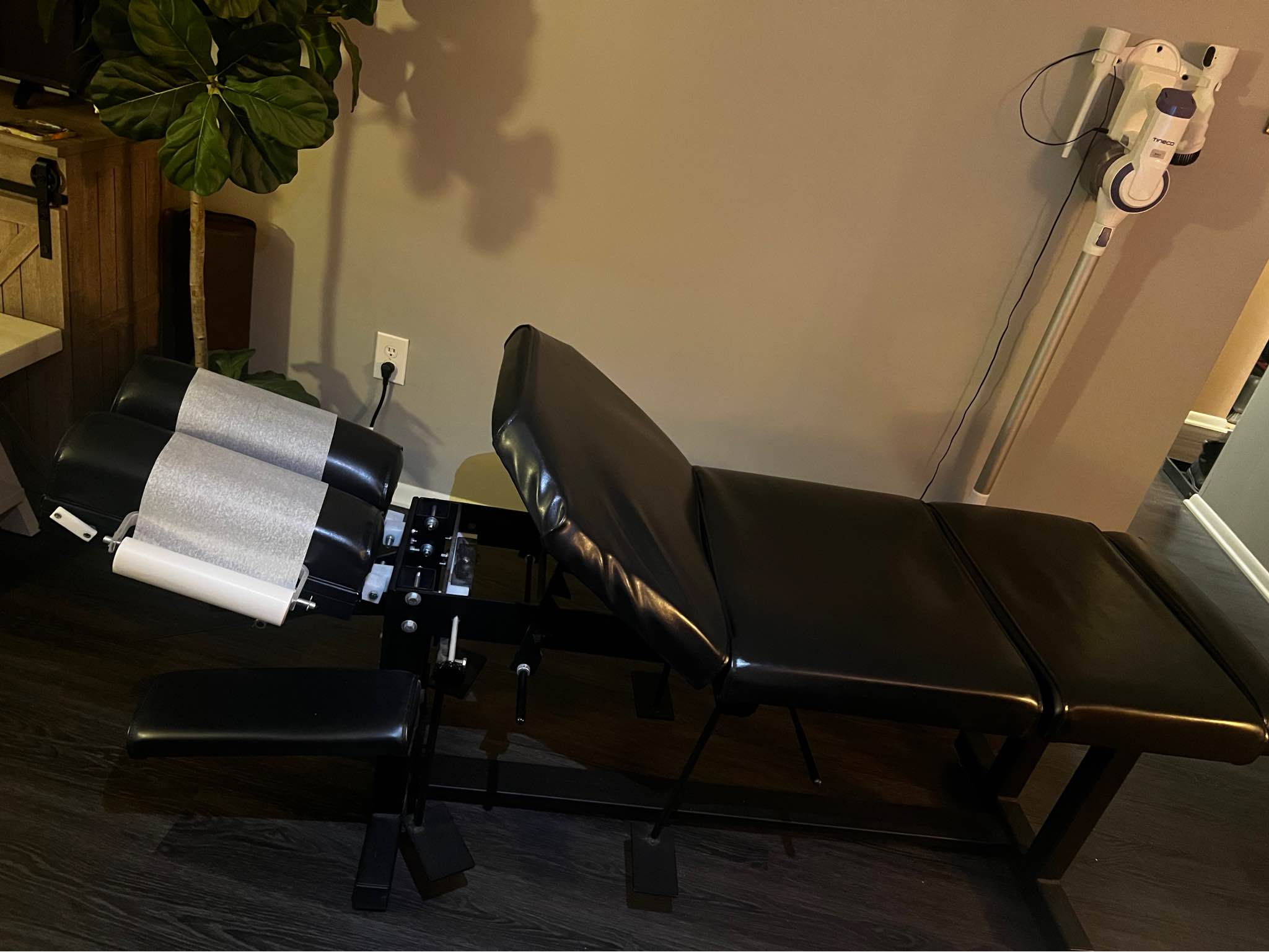 Chiropractic table with drops - OBO - Massage Tables - Bloomington ...