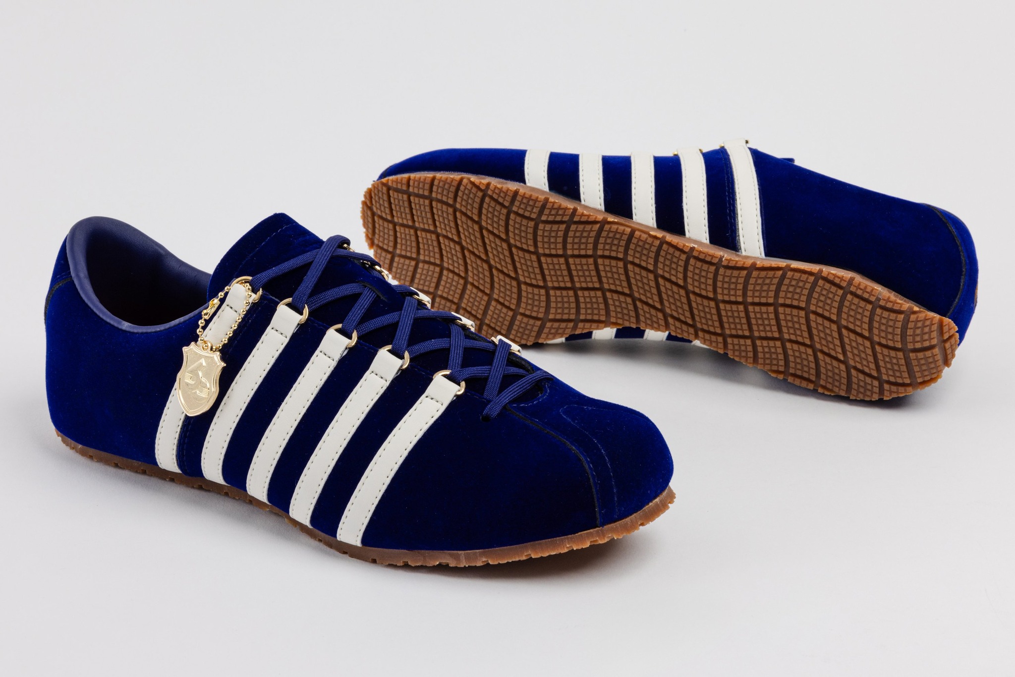 WAVES KEITH CAUS SHOEGAZER シューゲイザー K-Swiss celebrates its 