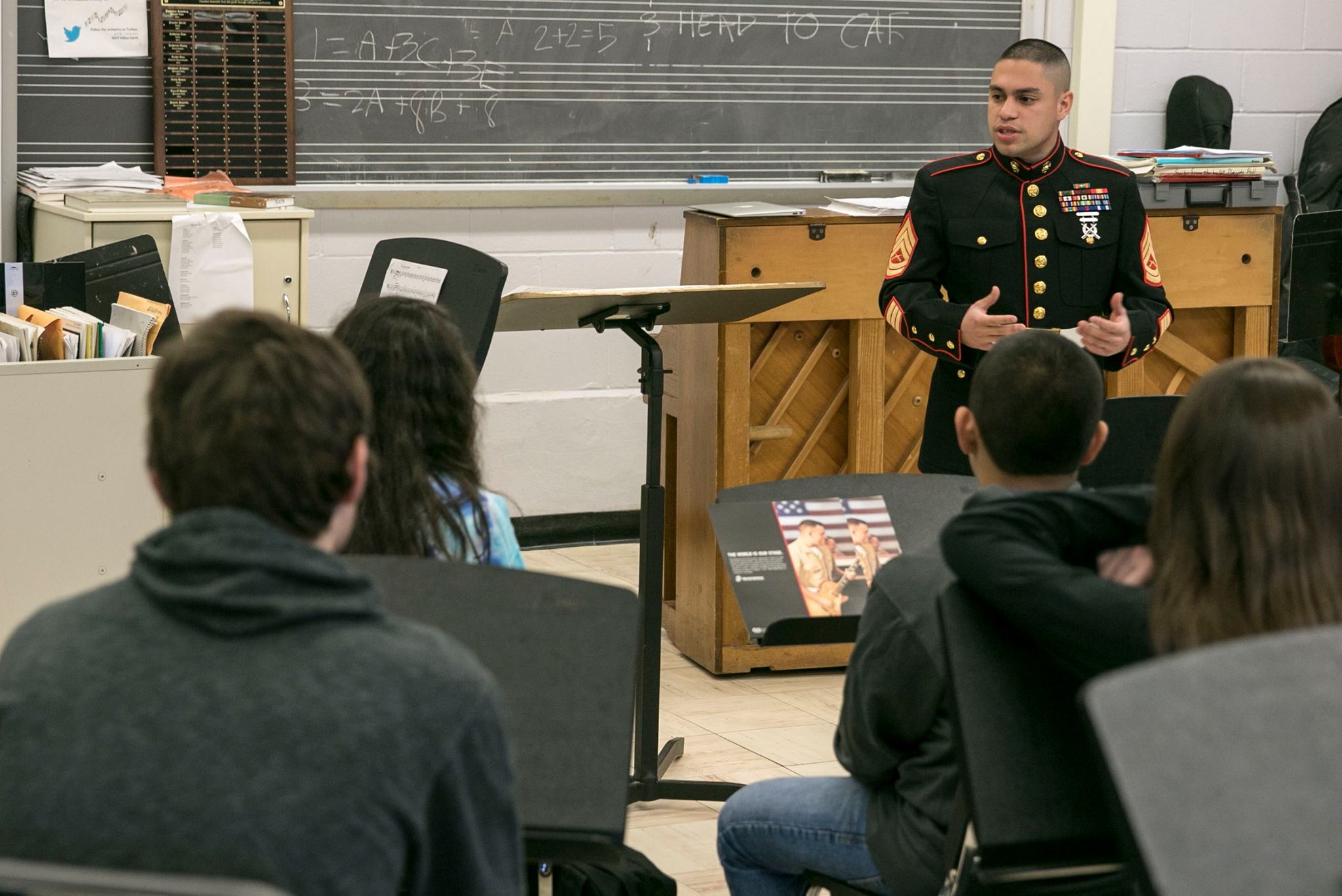 Recruiting Station New Jersey Marines - GySgt Ralph Yajama talks to Old ...