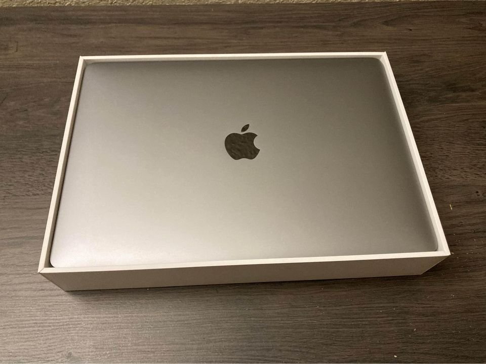 MacBook Pro 15 Inch (2019), Intel Core i9, 32GB RAM, 500GB, Computers