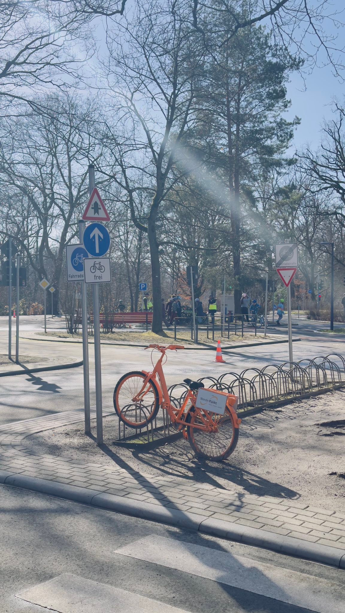 fuß fahrradständer DOBEN Einstellbarer - Hinterbauständer Aluminiumlegierung - Anti-Rutsch Gummi Seitenständer für 24-29 Zoll Farbe:Cream Cube Nuride Hybrid Pro CCT