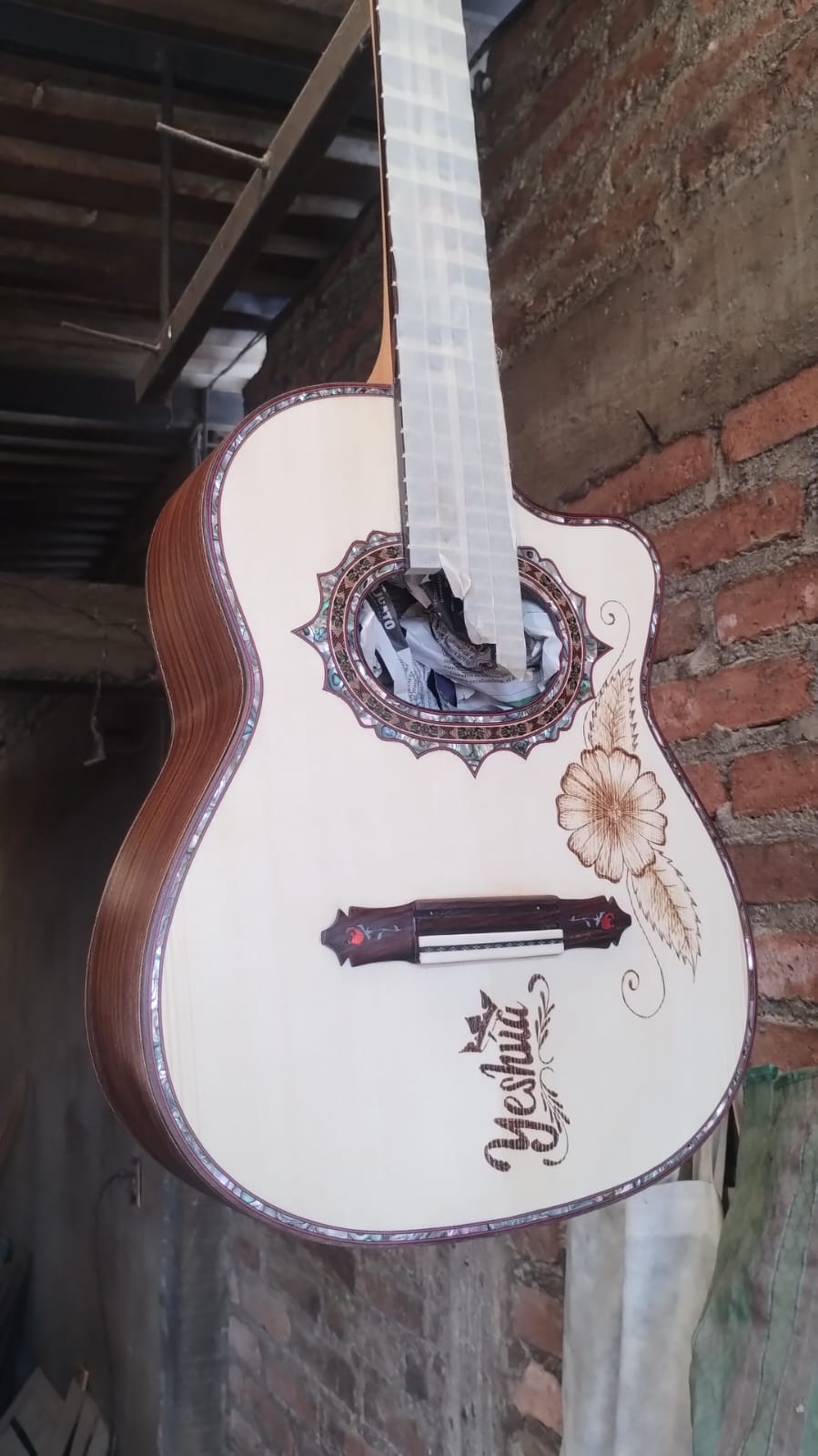 Guitarras y requintos finos, profesionales