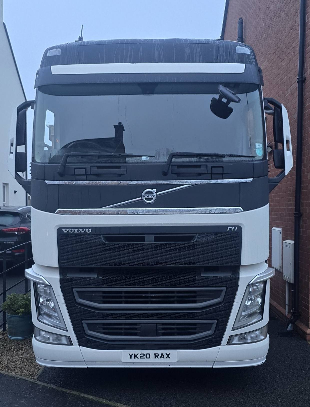 Ashcourt - Volvo FH Day Cab complete with #Kelsa #HiBar #MiniBar 