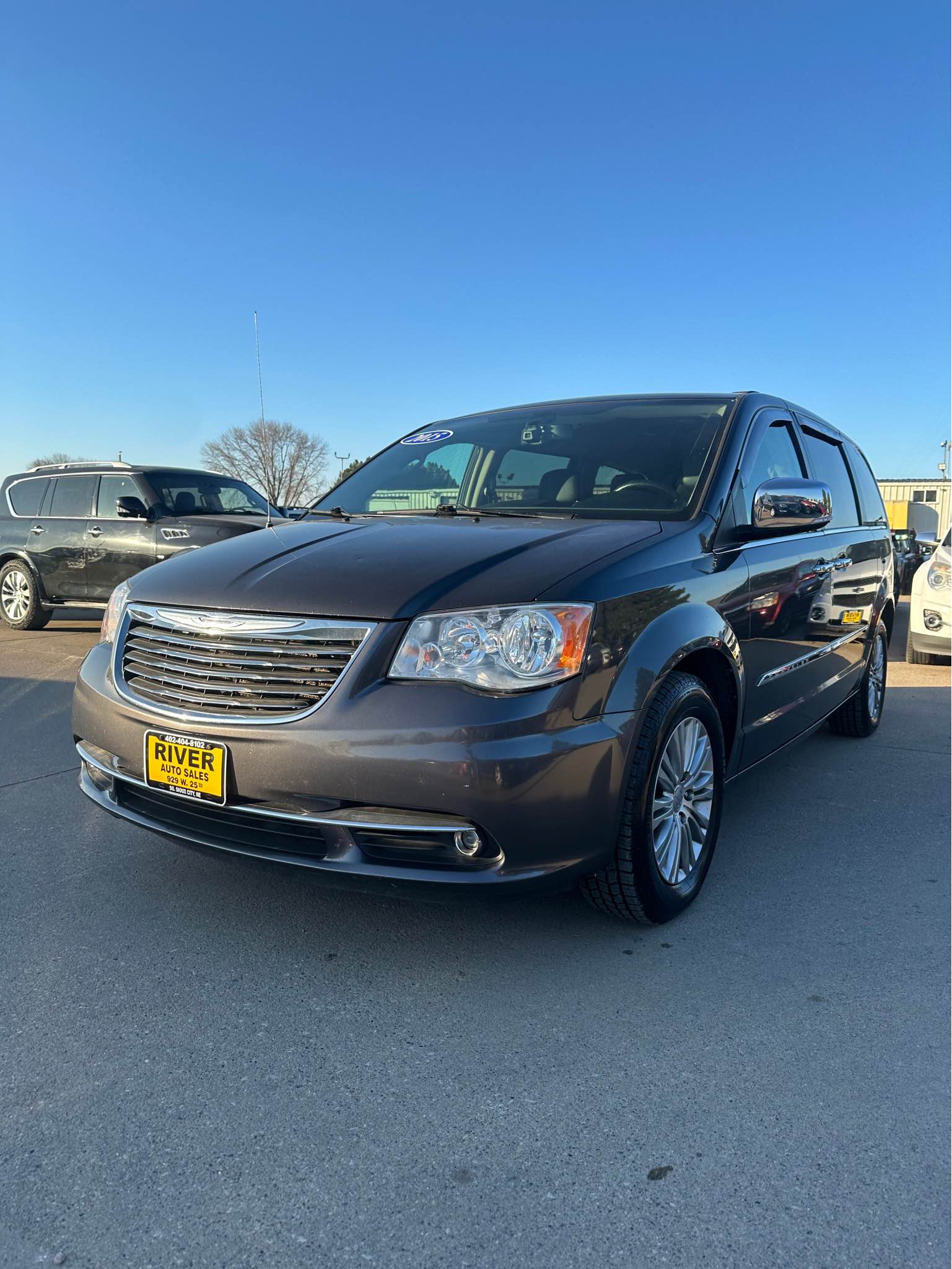 2015 Chrysler Town & Country · Limited Minivan 4D - Cars & Trucks