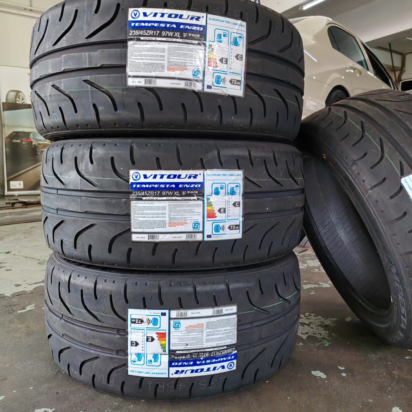 235/35/17 Vitour Tempesta Enzo V02R (TW200) Extreme UHP tires for 