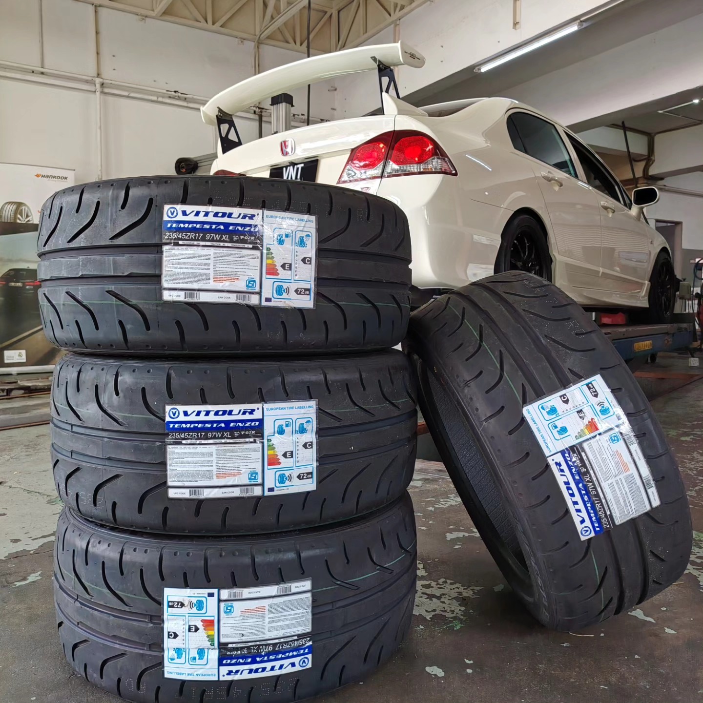 235/35/17 Vitour Tempesta Enzo V02R (TW200) Extreme UHP tires for 