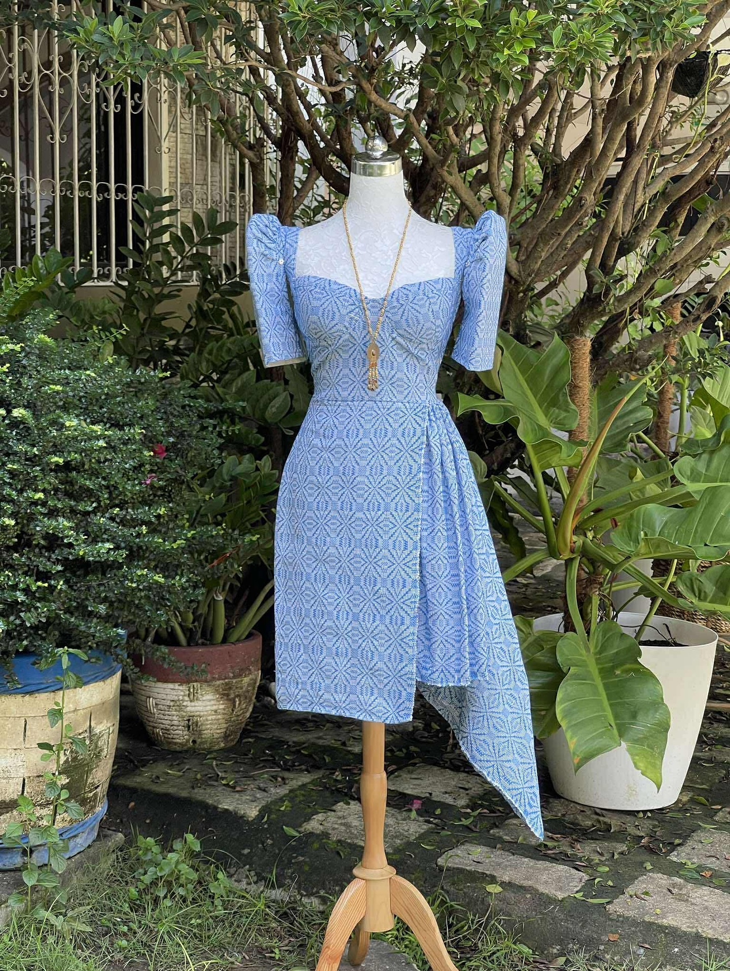 Classic Filipiniana Corset Dress in Binetwagan Inabel, custom made for our Client✨ 🍂180 weave selections to choose from 🍂We customize from XS-Plus size 🍂You may send in your desired design/cut for us