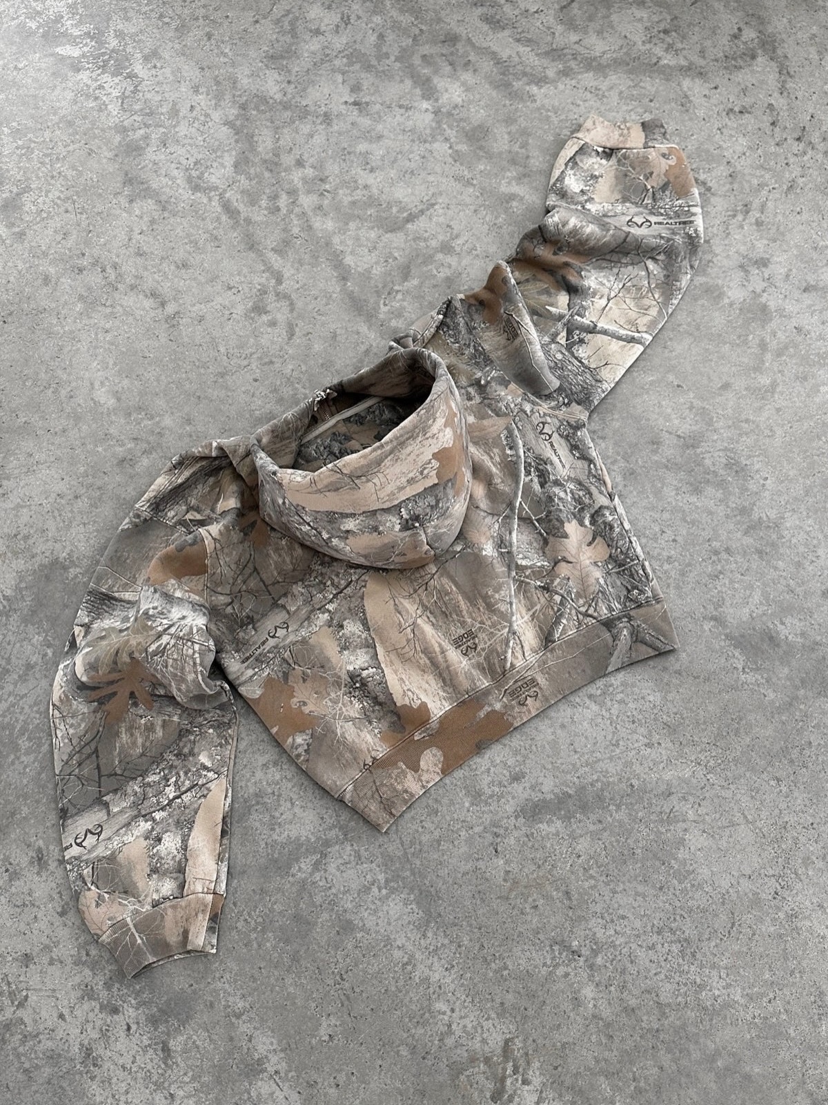 AKIMBO CLUB / AKIMBO ZIP UP HOODIE (REALTREE) @akimbo AKIMBO が 