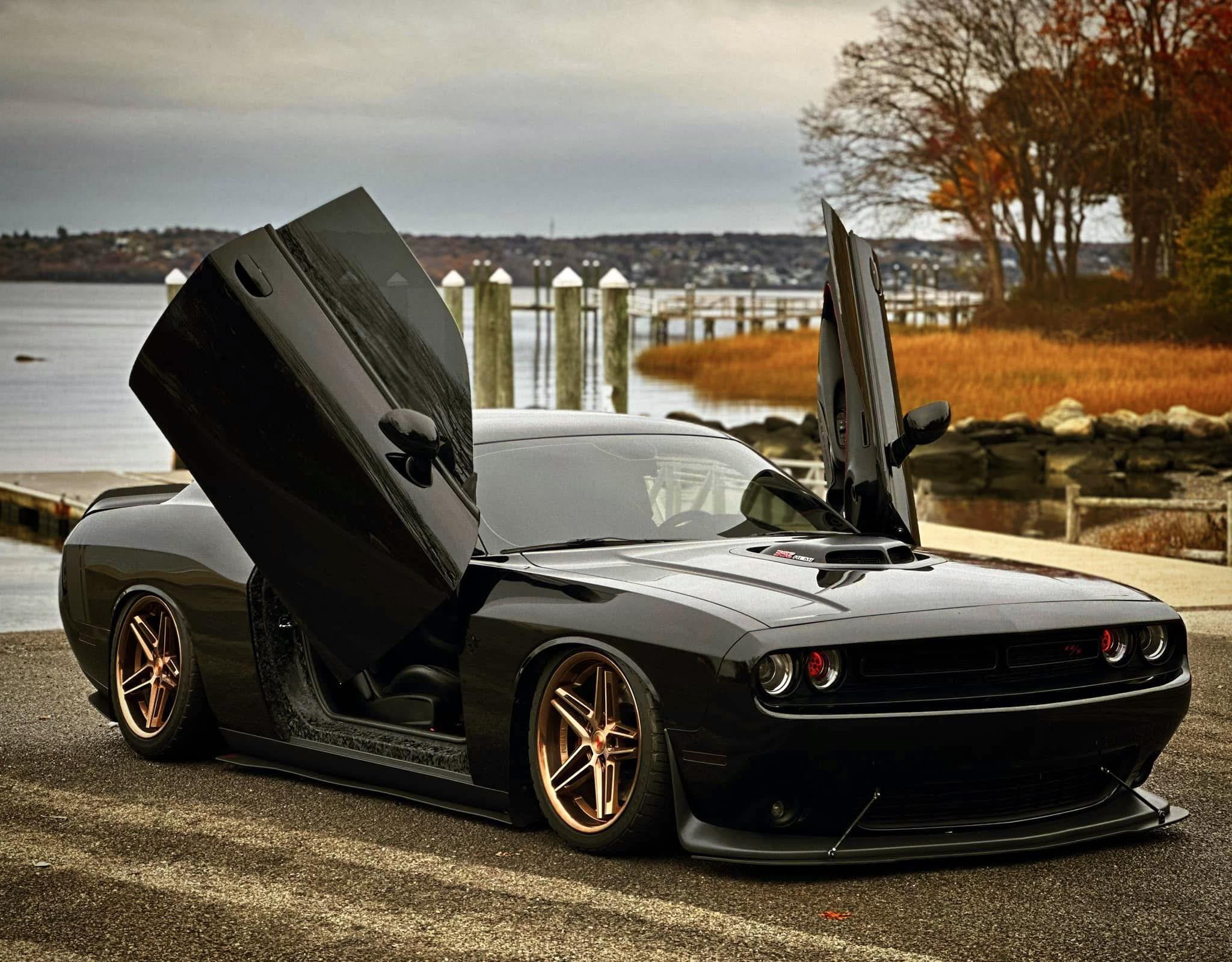 Dodge Challenger R/T 392 485 hp · 475 lb-ft torque · 6.4L HEMI V8