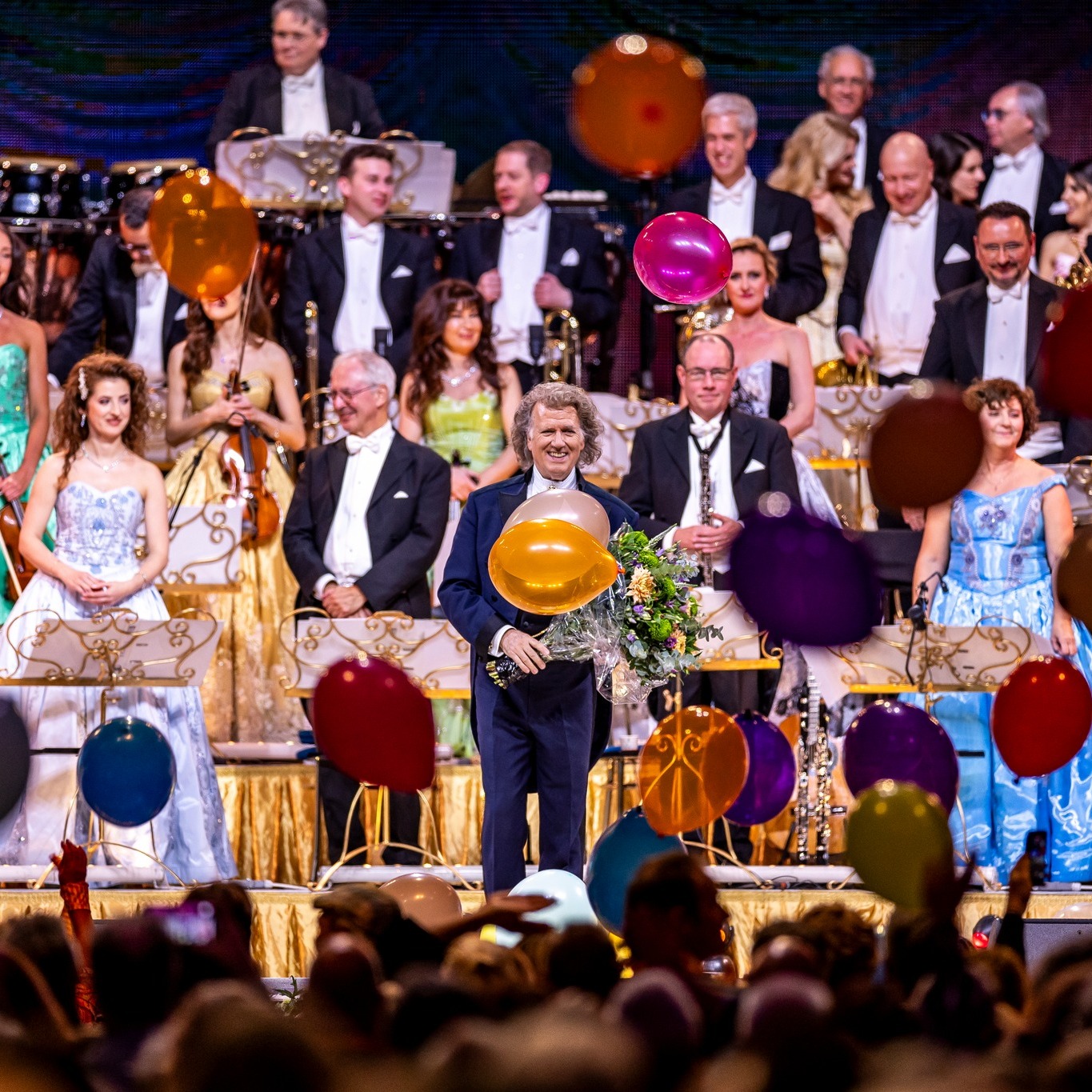 André Rieu - For more photos visit: http://www.andrerieu.com/en/news ...