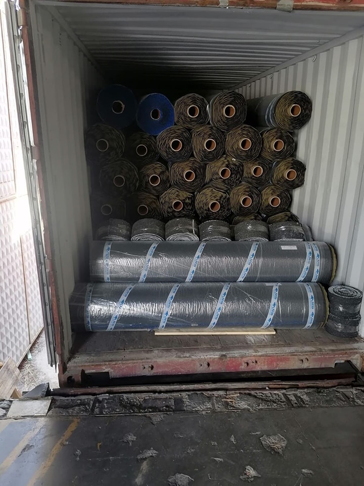 ARS SPOR - #padelgraas loading 20dc container 2200m2 Special texturize ...