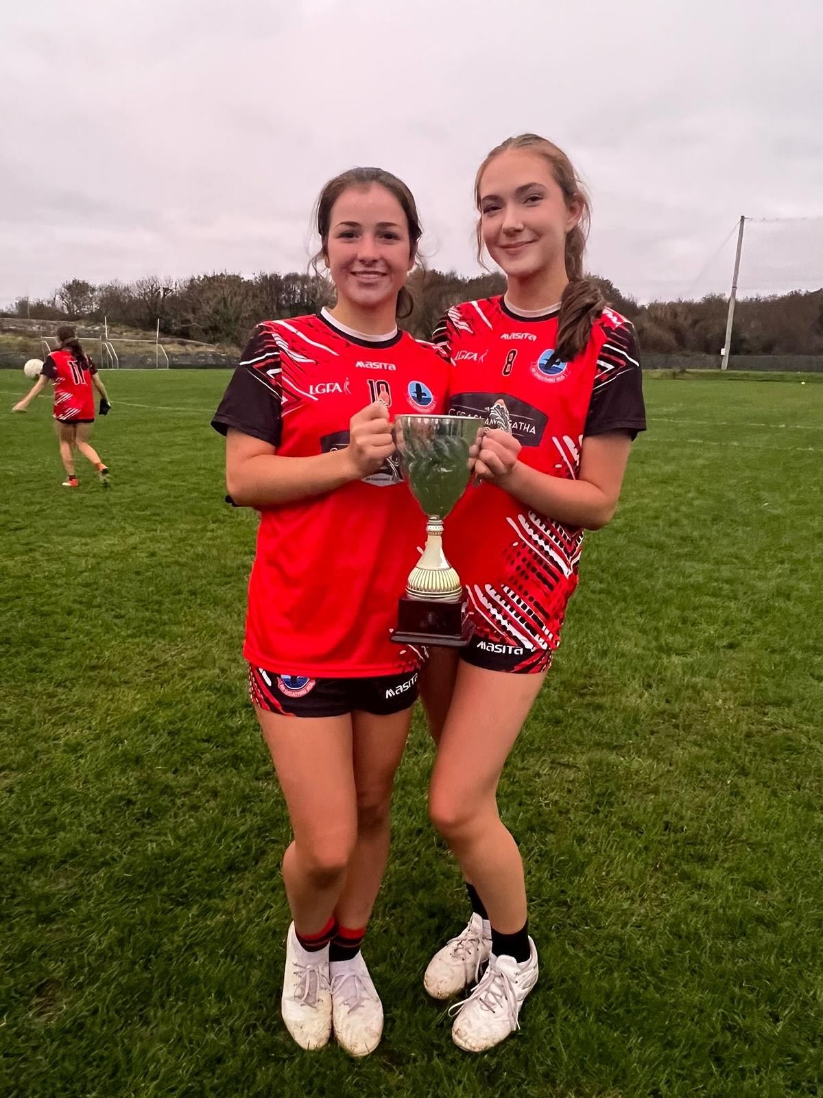 CLG & Peil na mban An... - CLG & Peil na mban An Cheathrú Rua