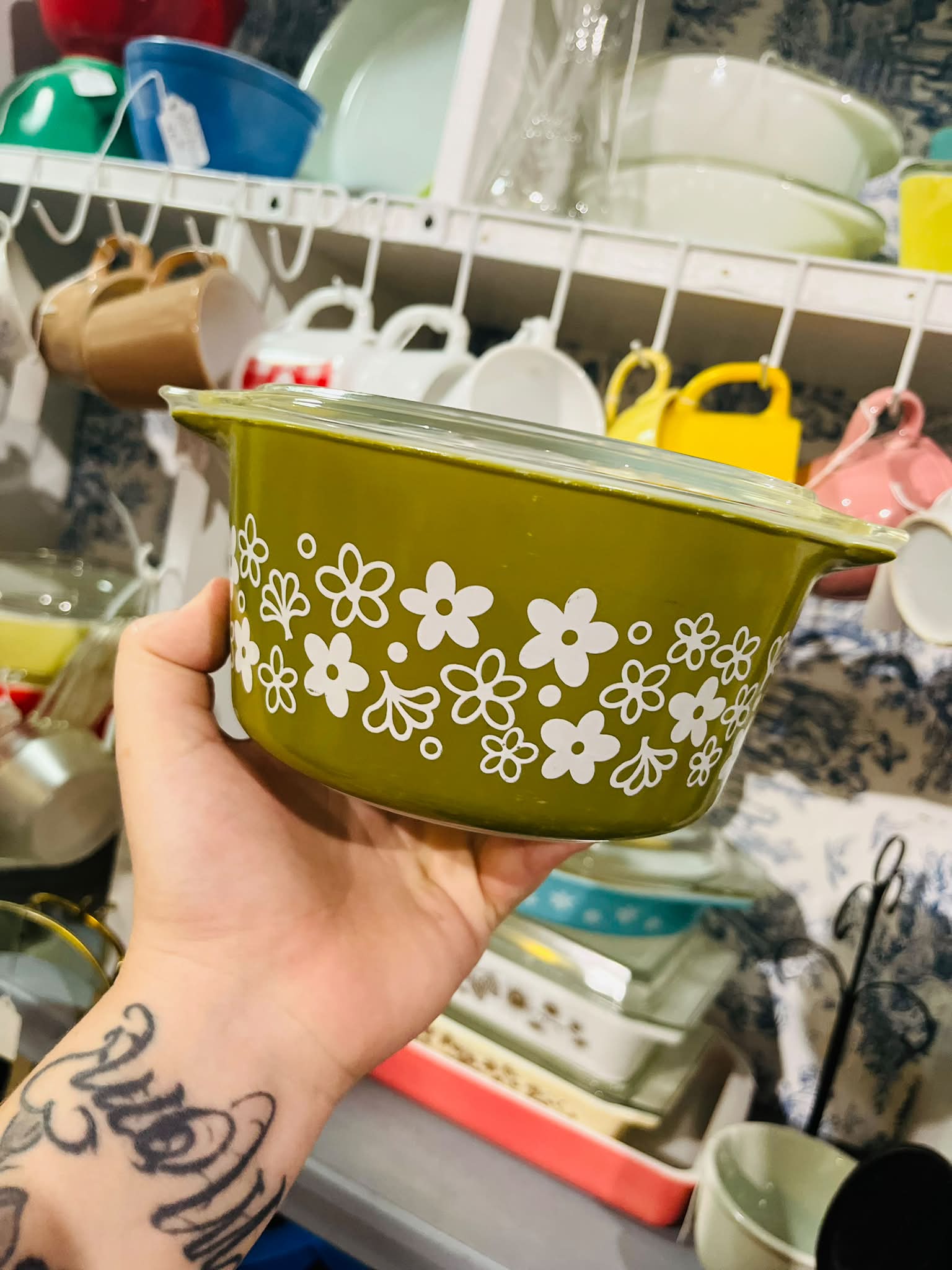 Crazy Daisy Pyrex casserole - V517 $35